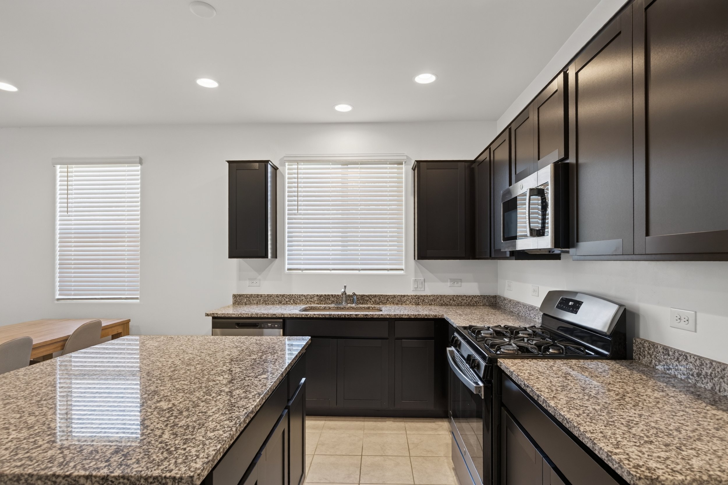 20 Kitchen photo b.jpg