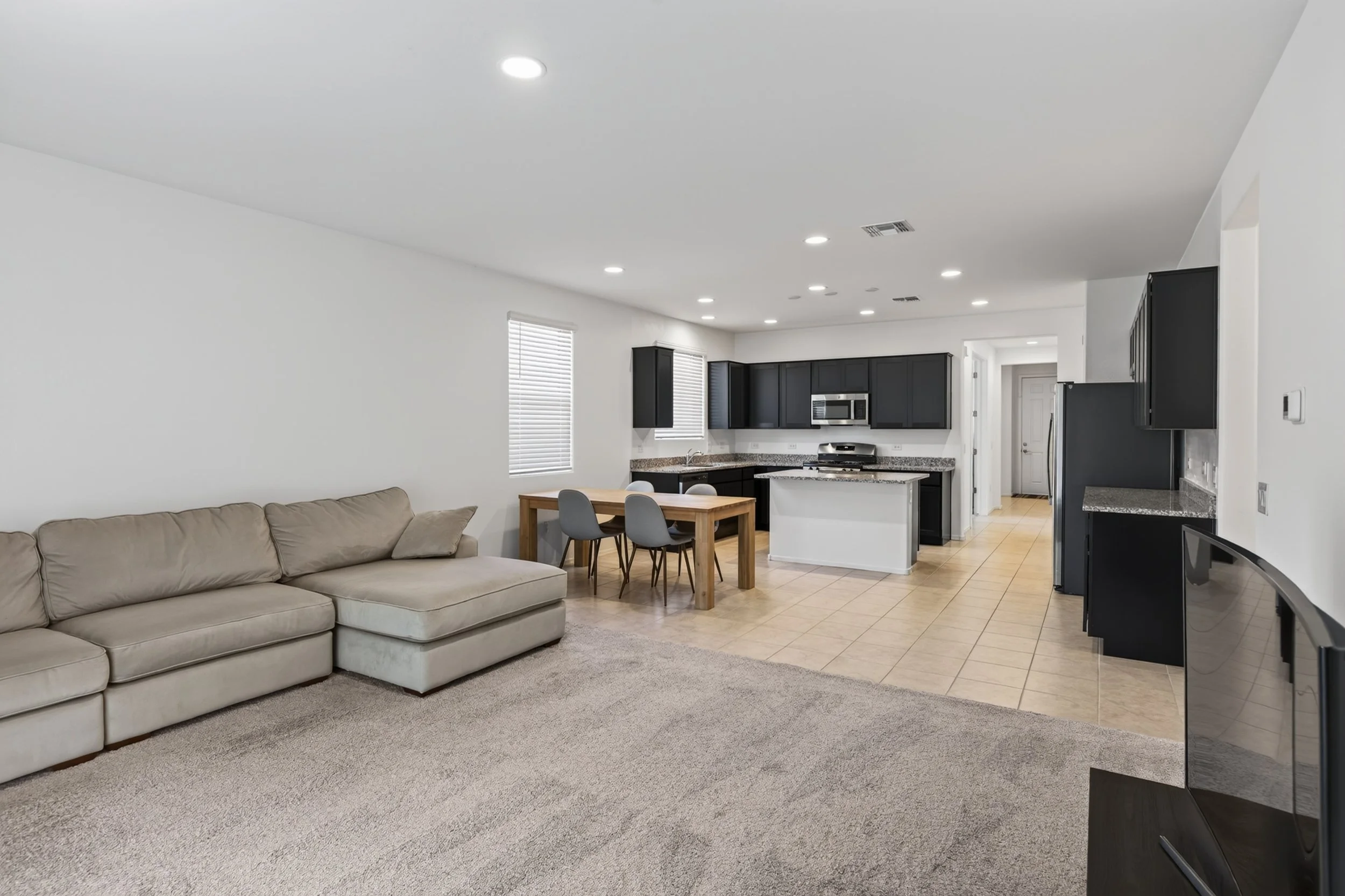 25 Living Room photo b.jpg