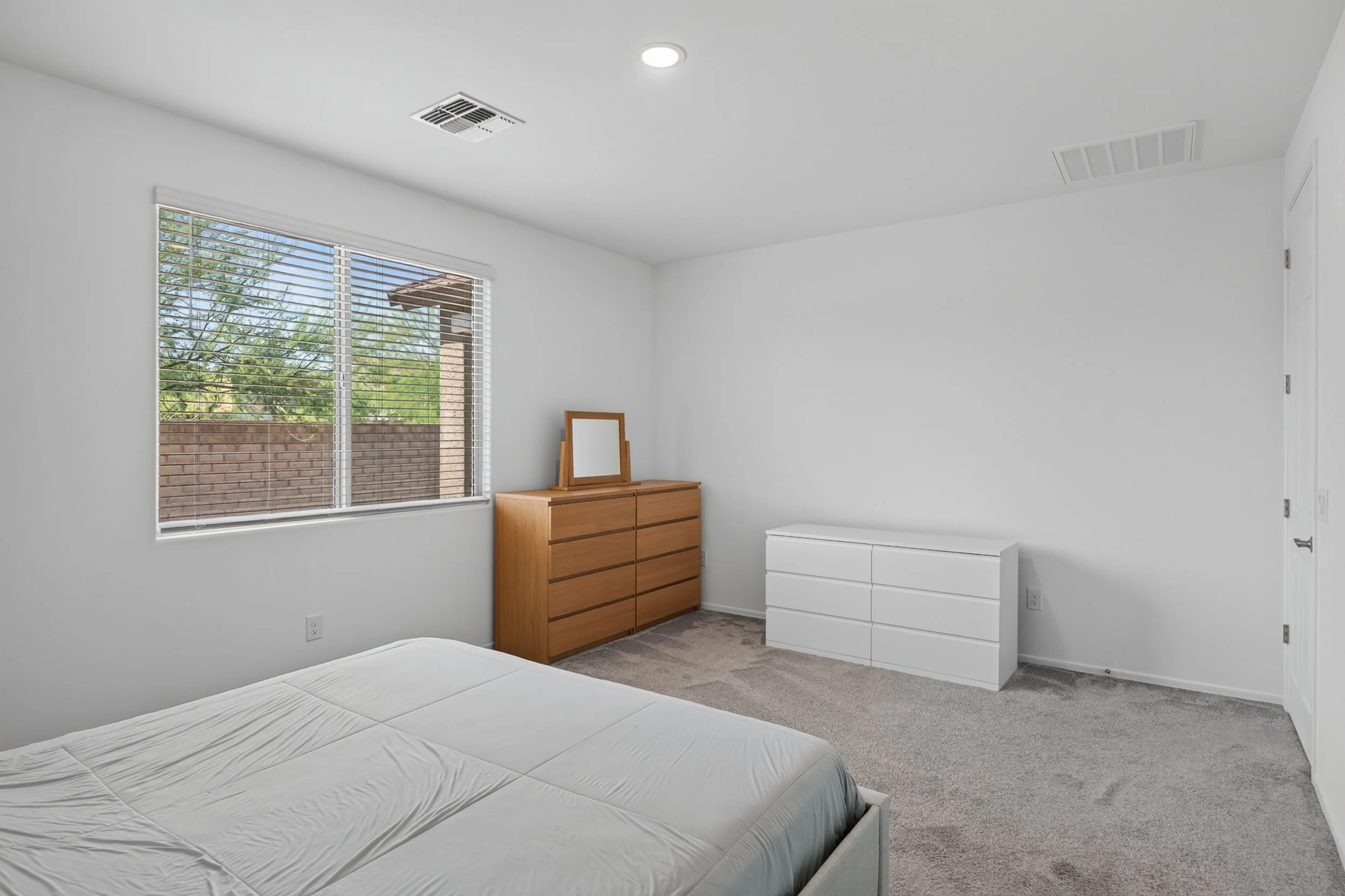 29 Main Bedroom photo c.jpg