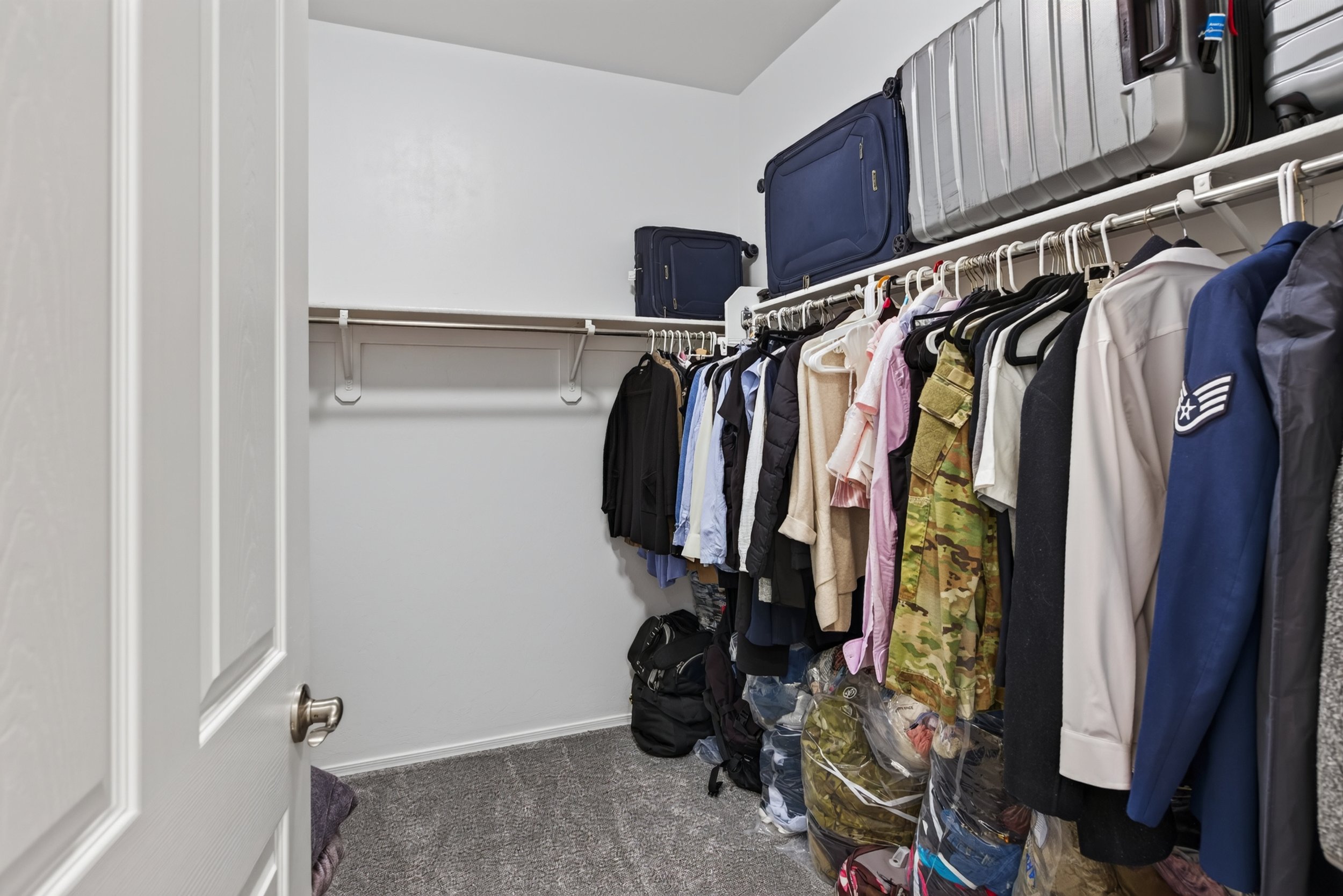 32 Main Bedroom Closet.jpg
