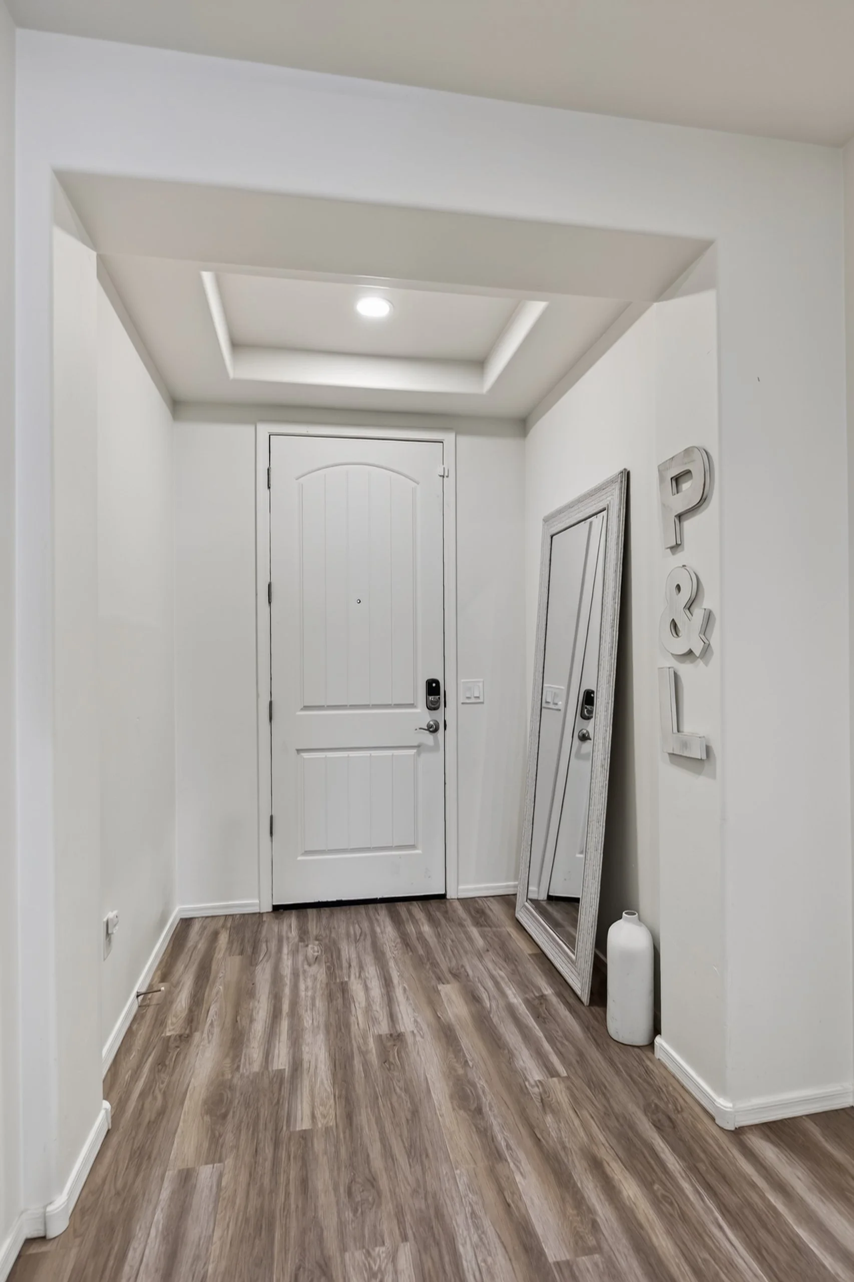 8 Interior Entrance photo a.jpg