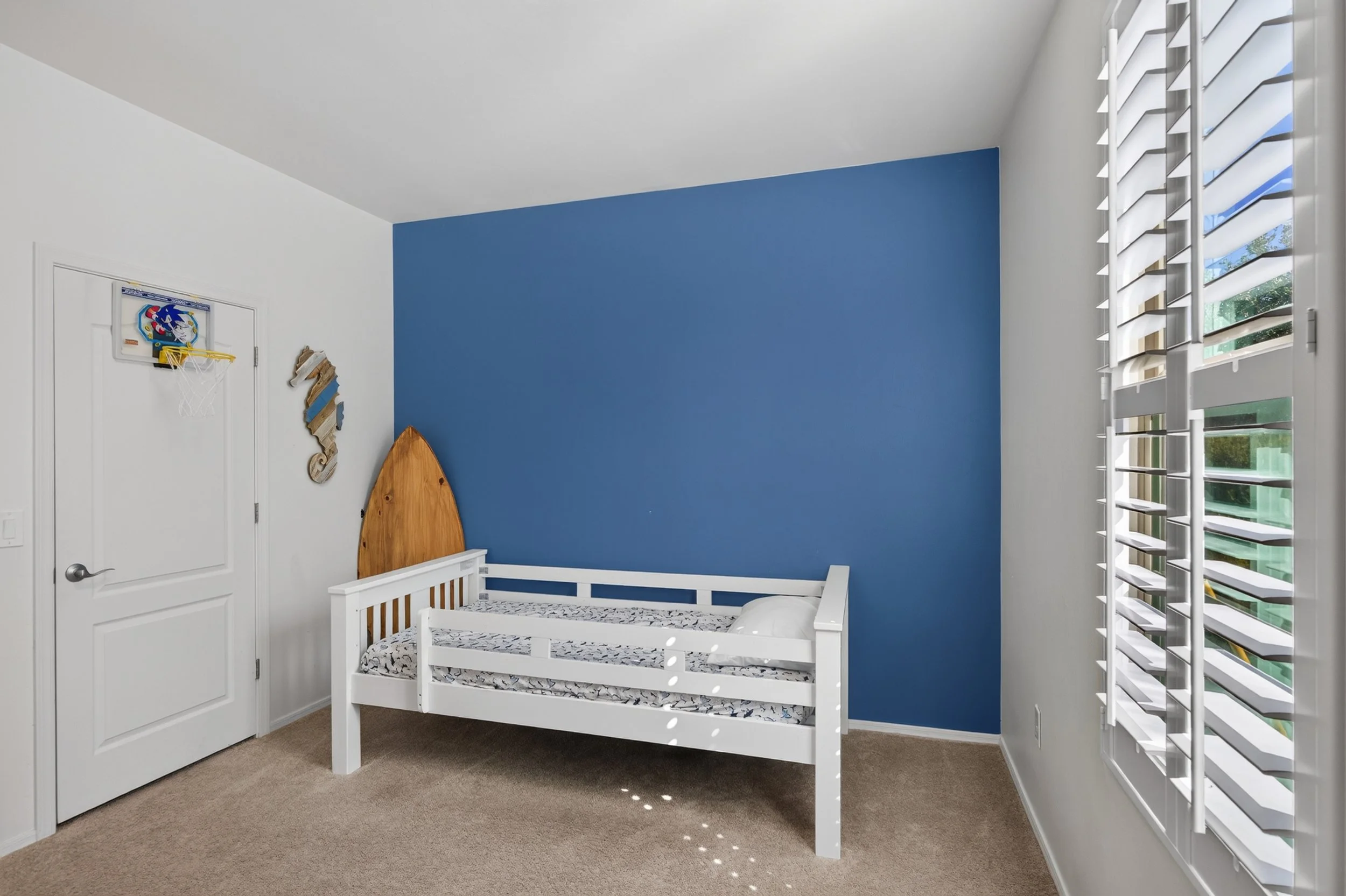 10 Bedroom 1 photo b.jpg