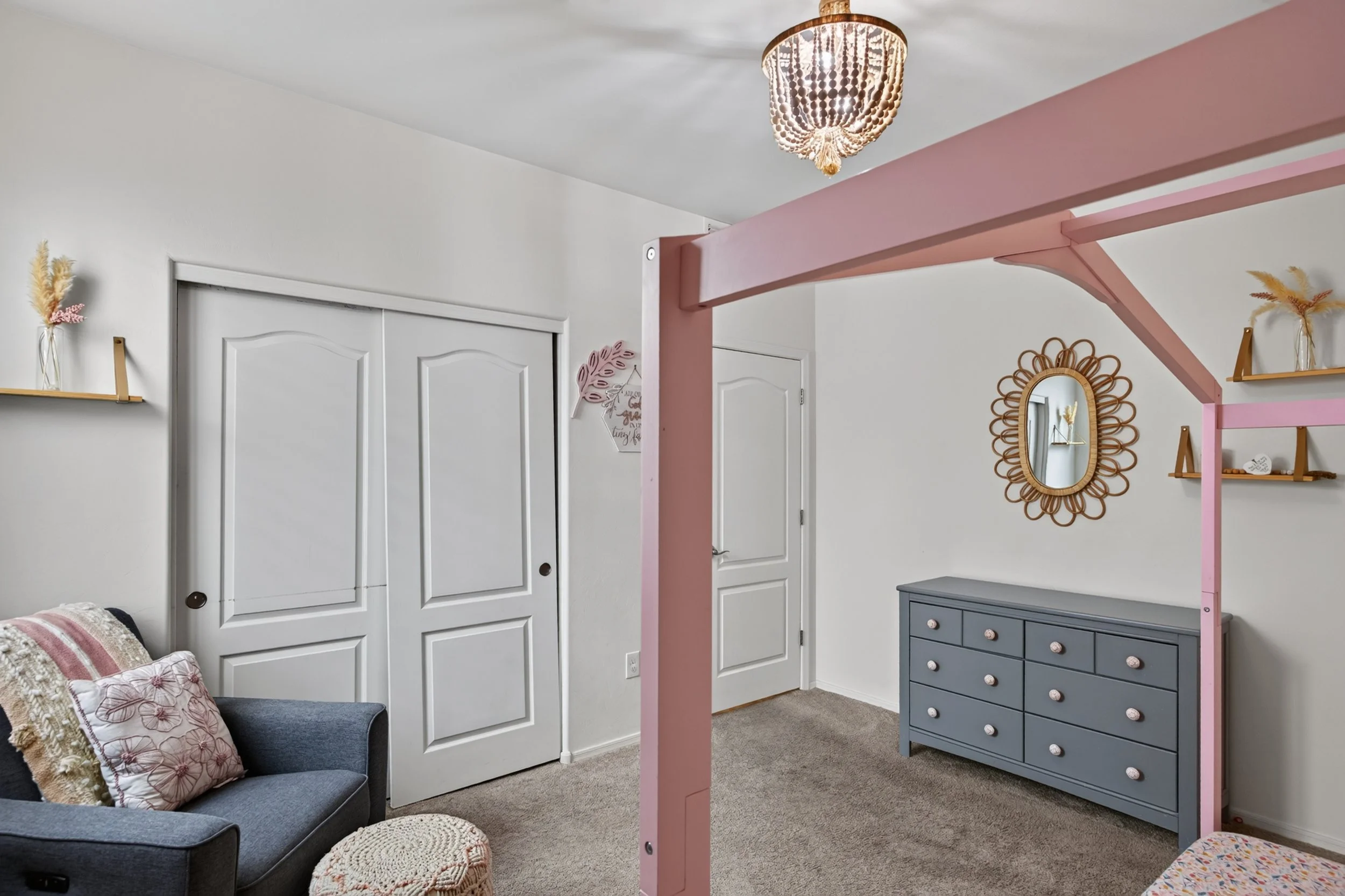 13 Bedroom 2 photo b.jpg