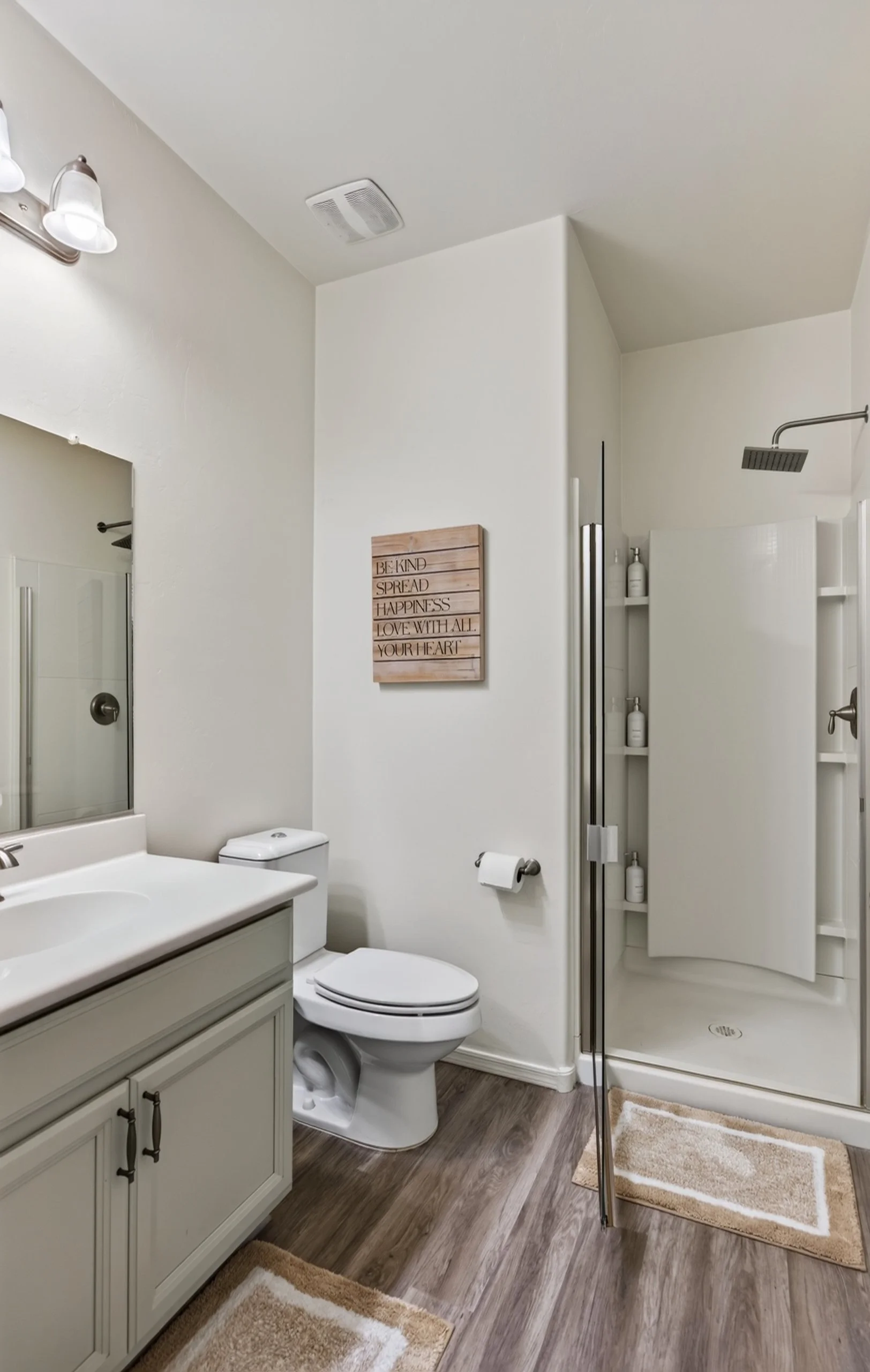 14 Bathroom 2.jpg