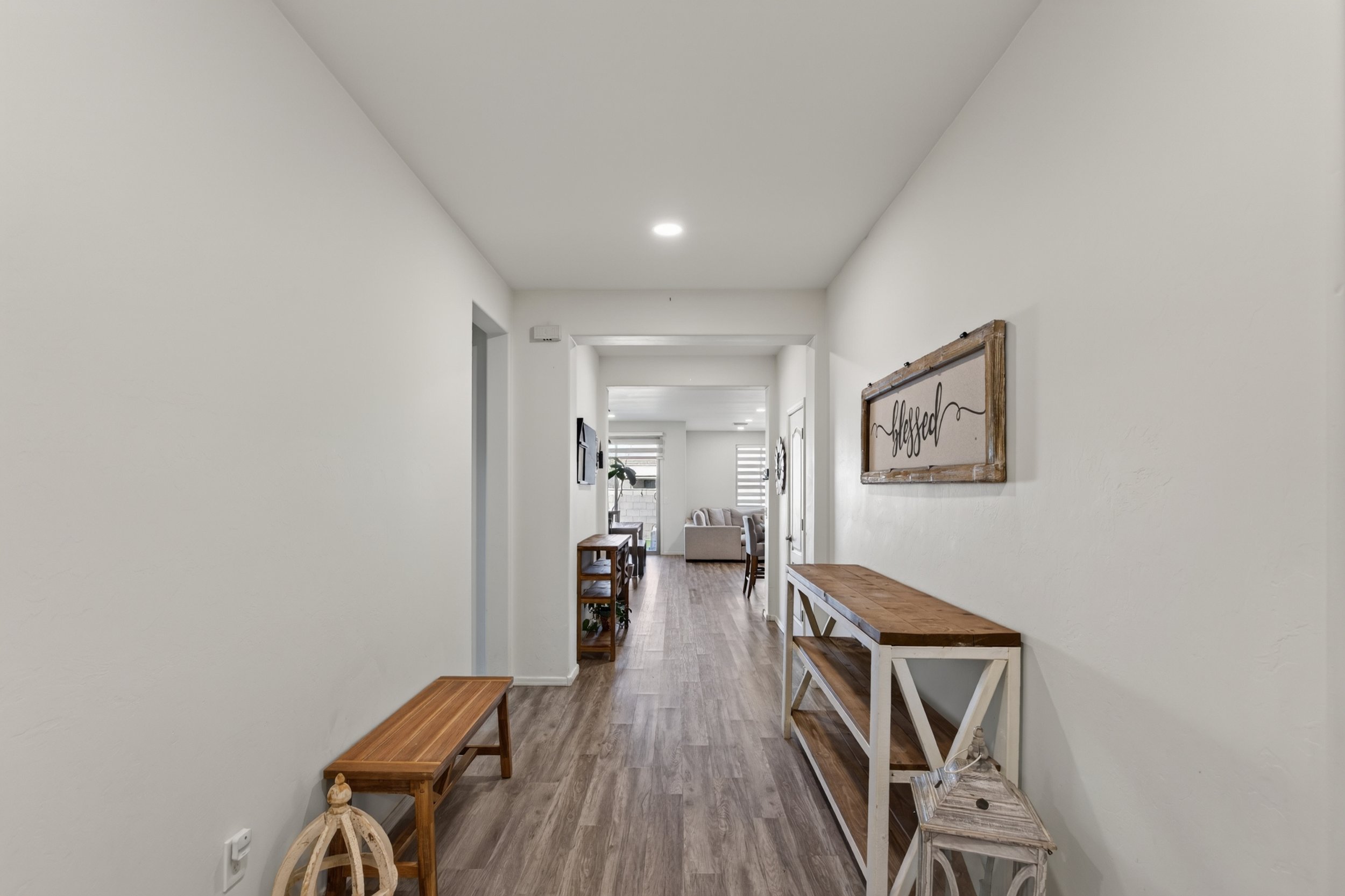 17 Interior Entrance photo b.jpg