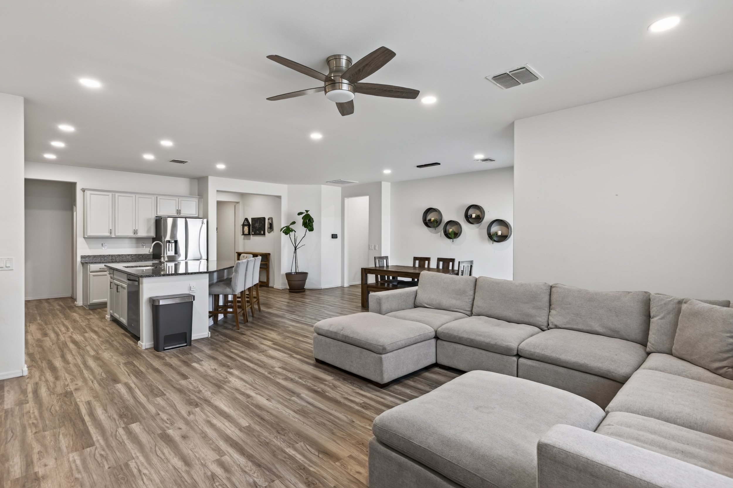 26 Living Room photo b.jpg