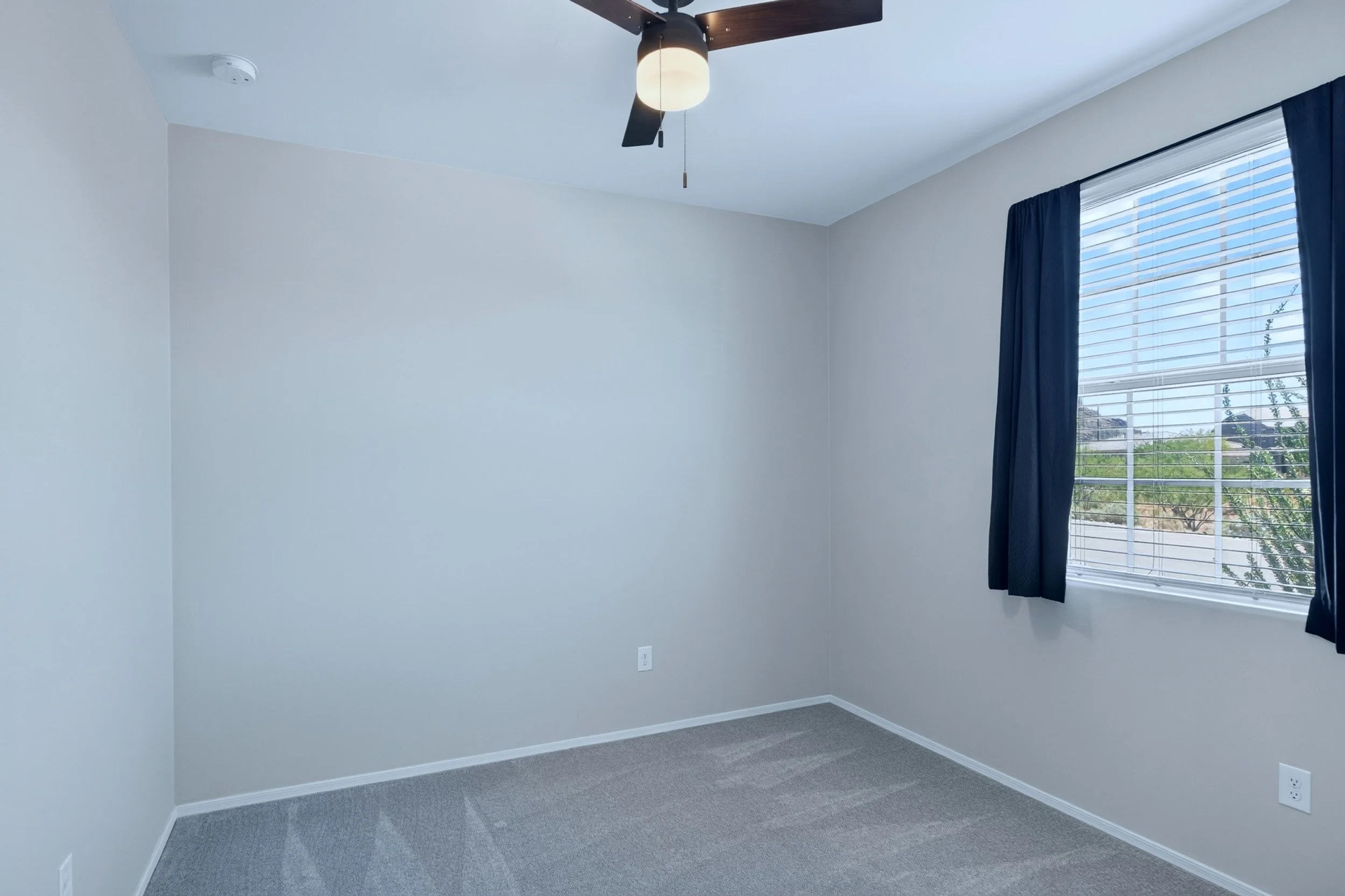 8 Bedroom 1 photo a.jpg