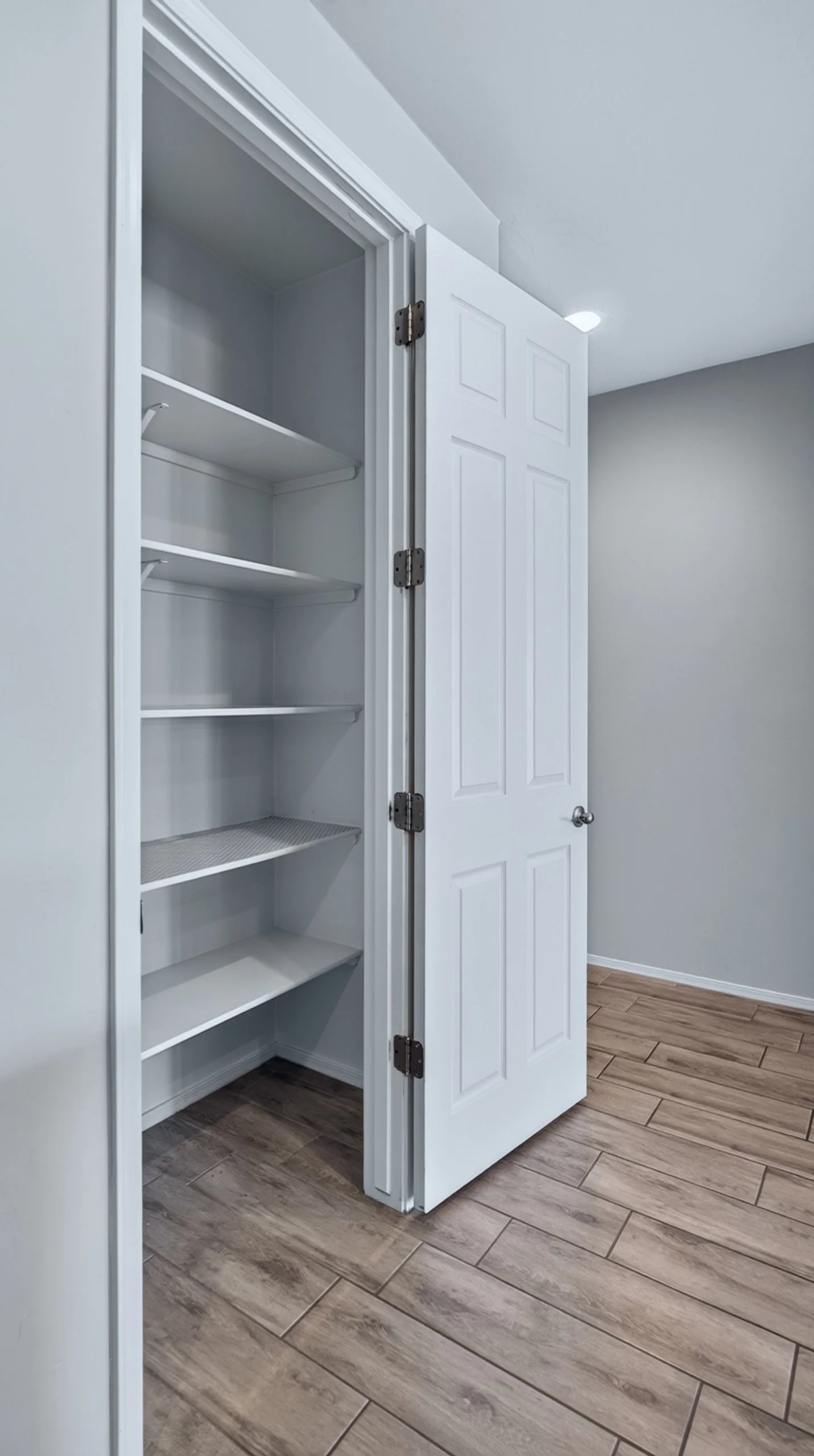 18 Kitchen photo b.jpg