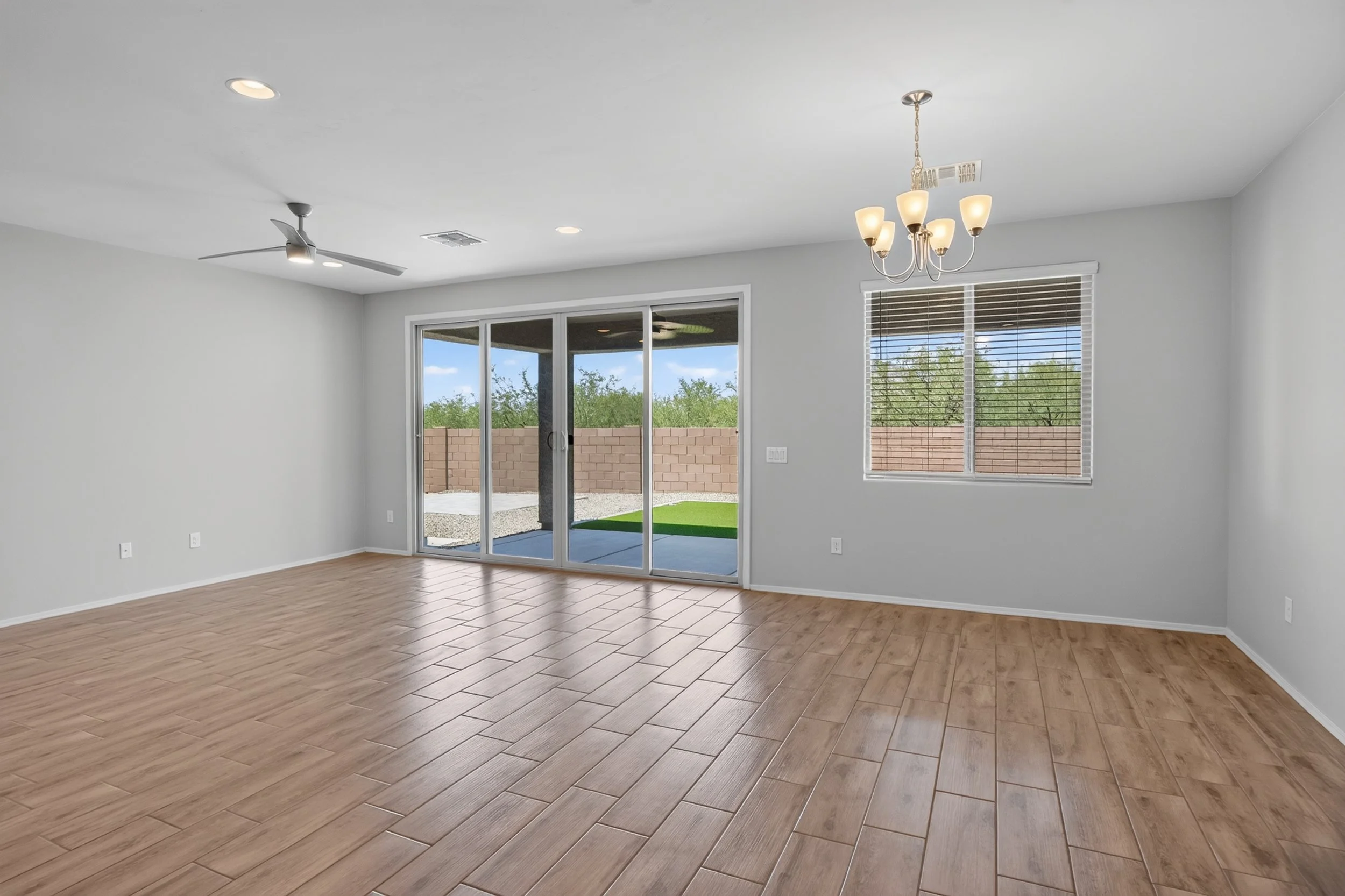 23 Living Room photo a.jpg
