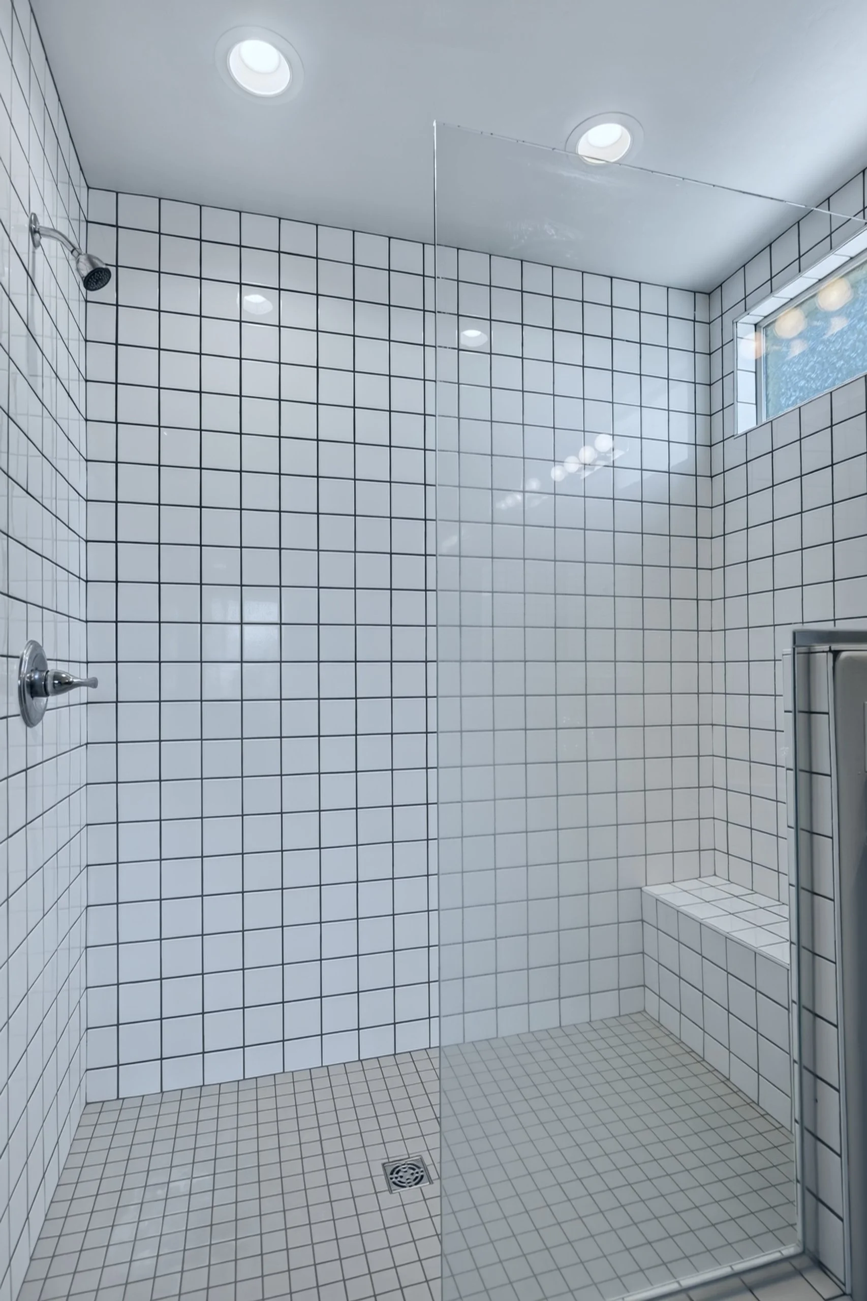 30 Main Bathroom photo b.jpg