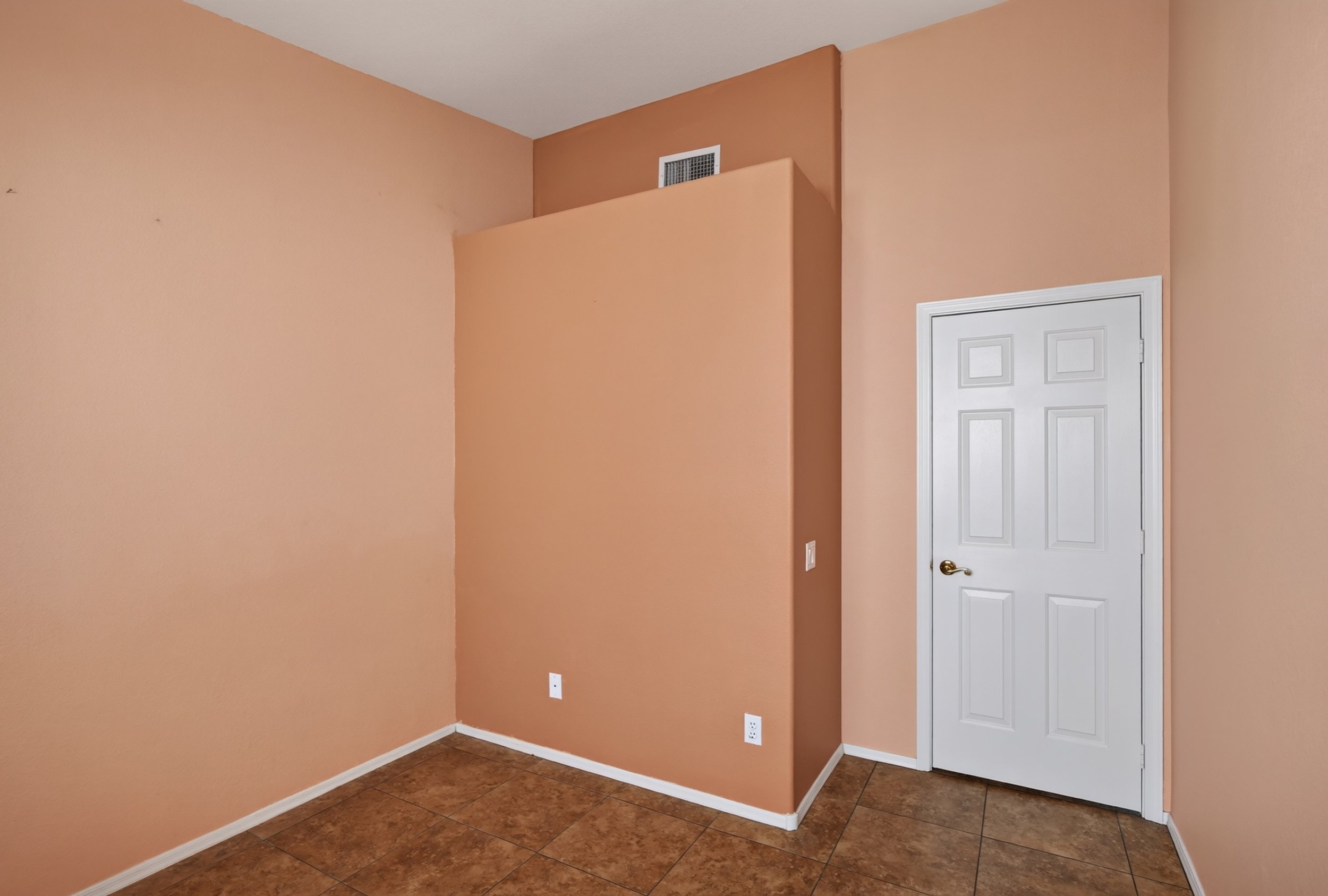 15 Bedroom 2 photo b.jpg