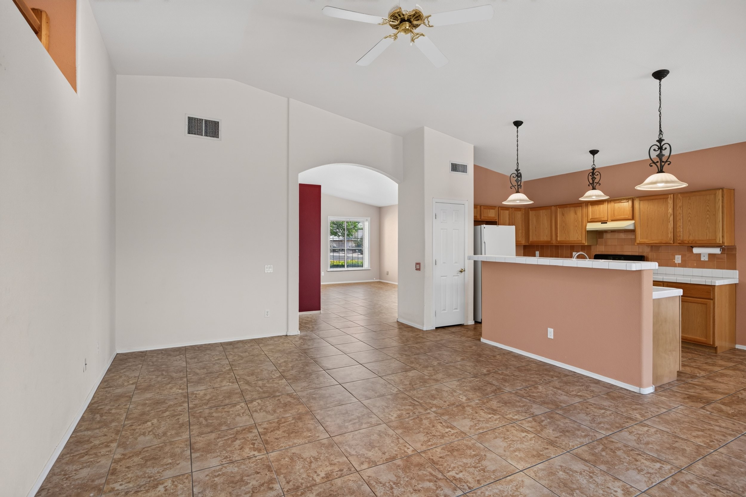 21 Family Room photo b.jpg
