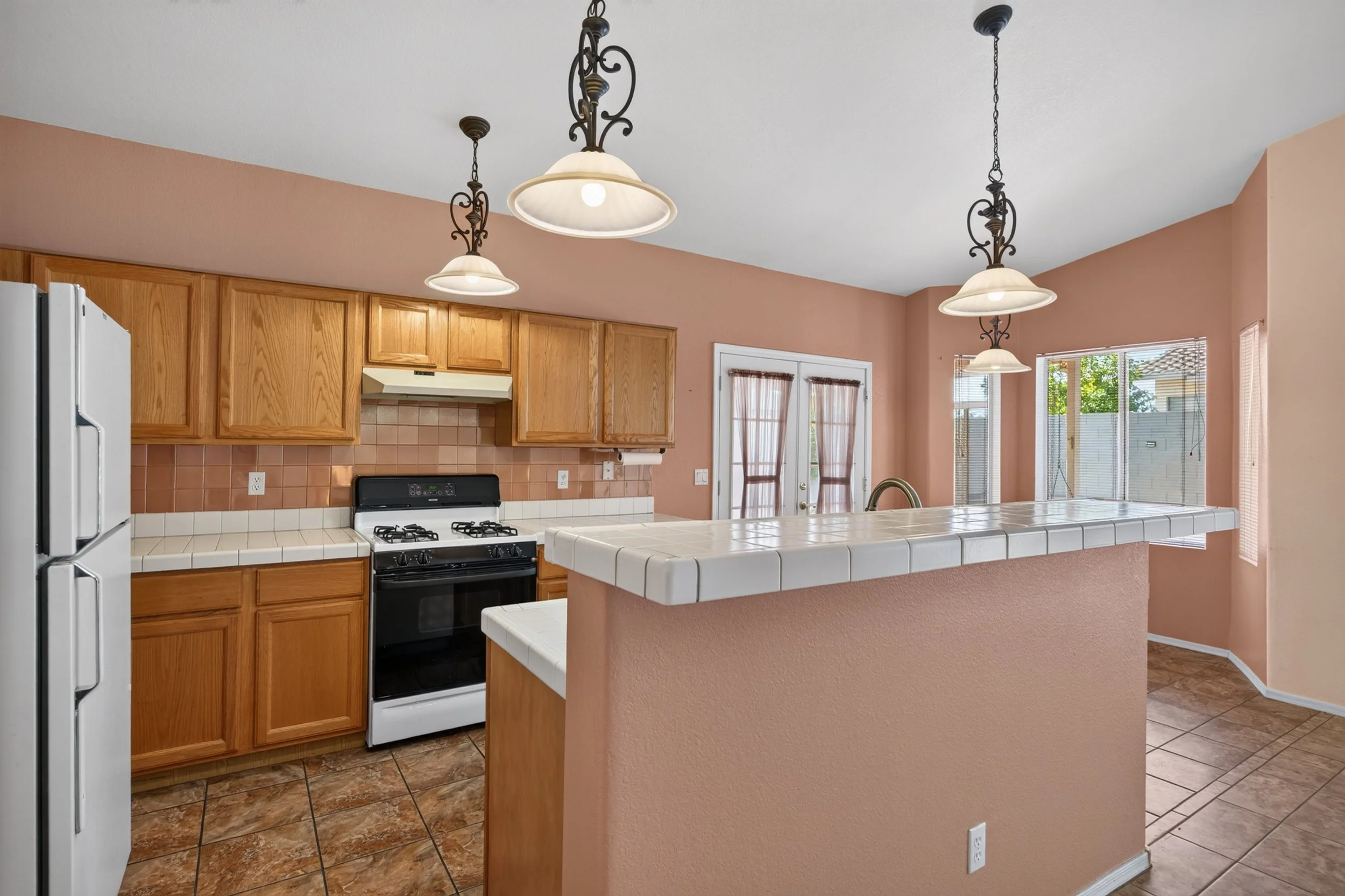 22 Kitchen photo a.jpg