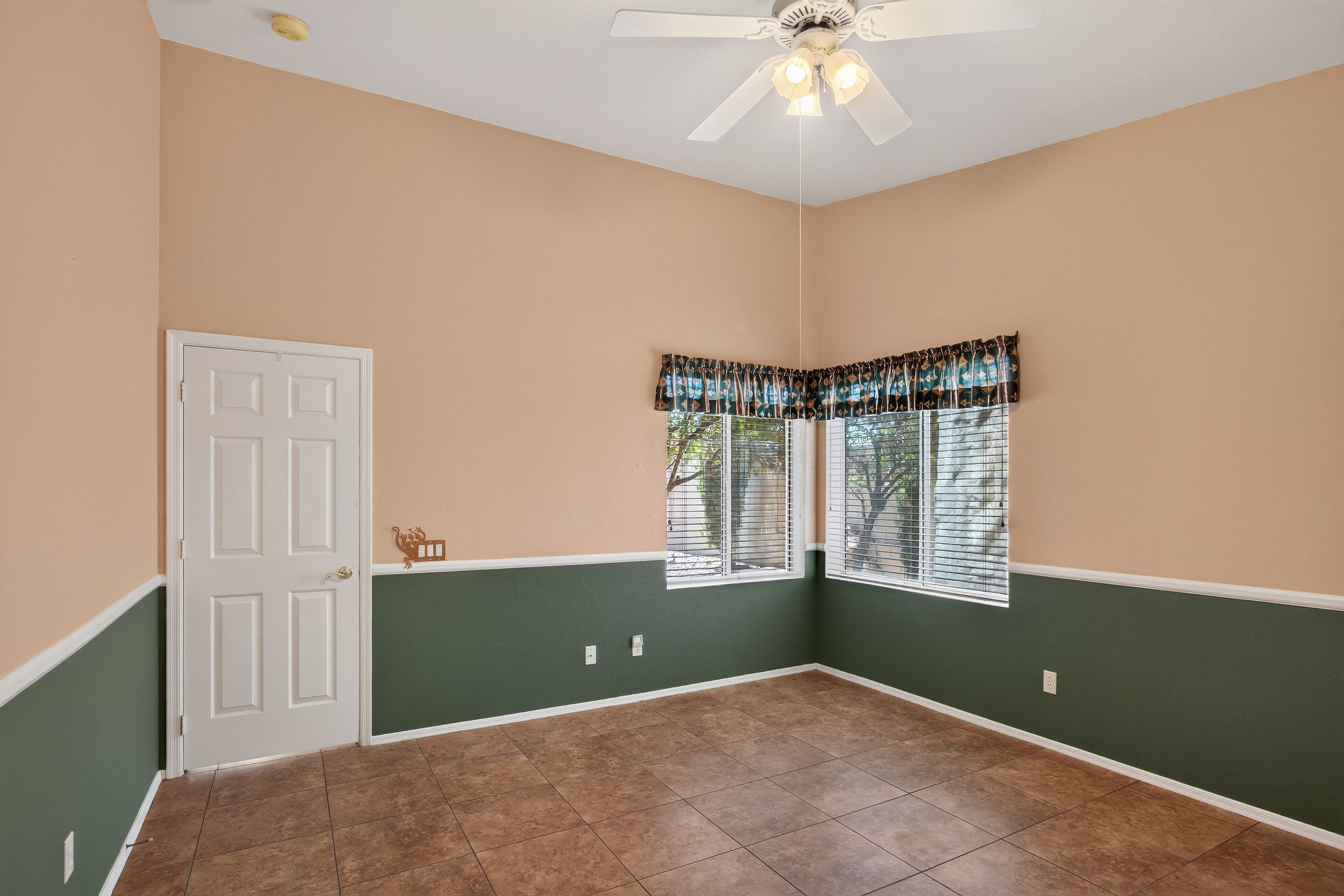 29 Main Bedroom photo b.jpg