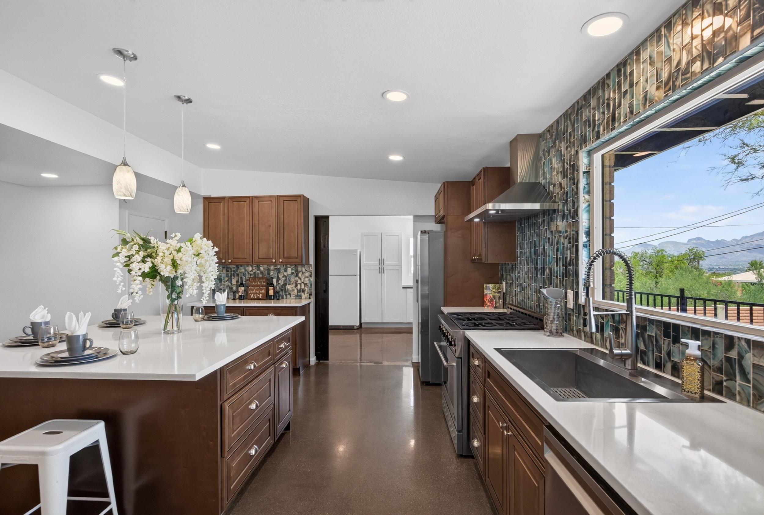 17 Kitchen photo c.jpg