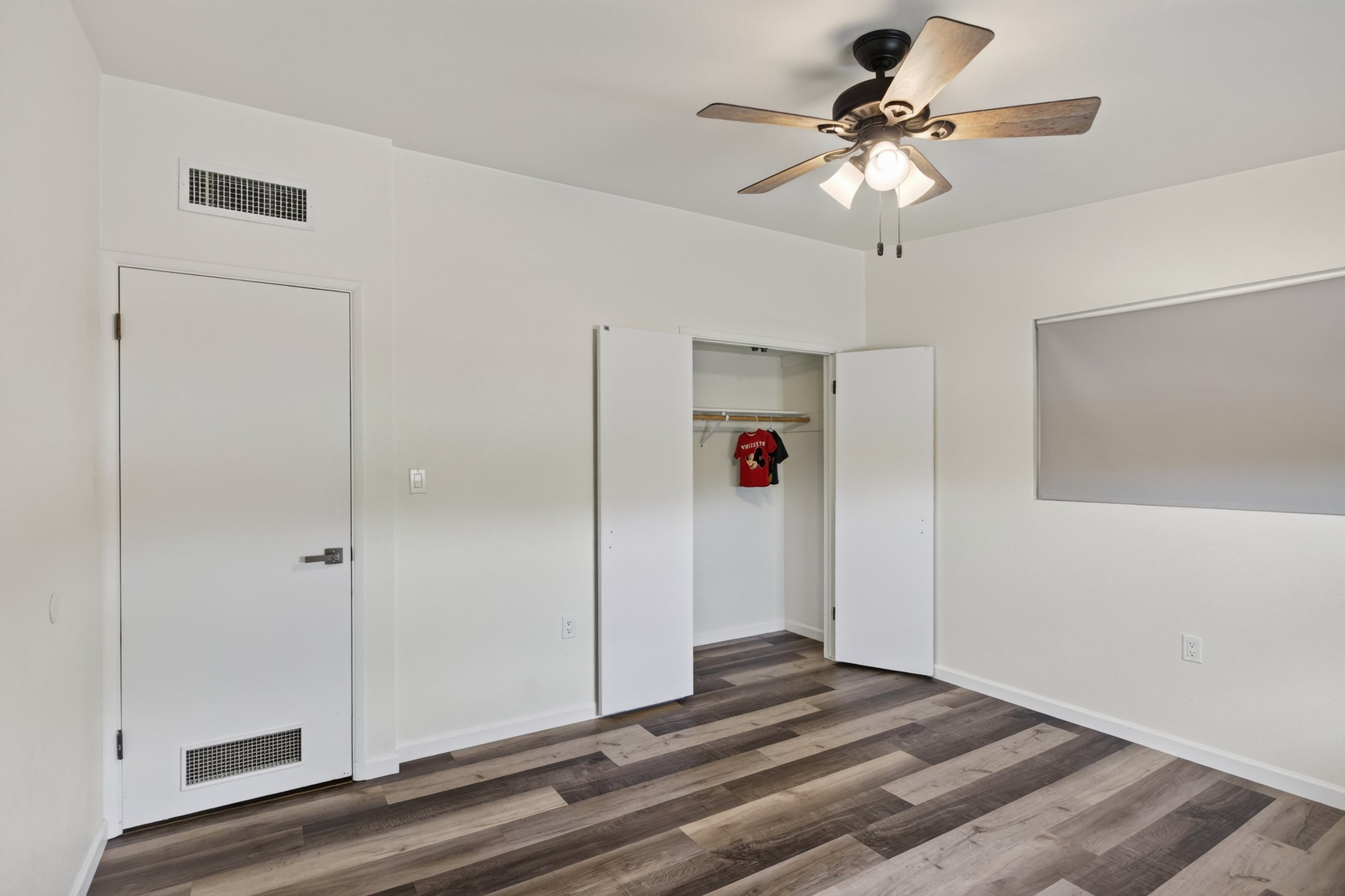 32 Bedroom 2 photo b.jpg