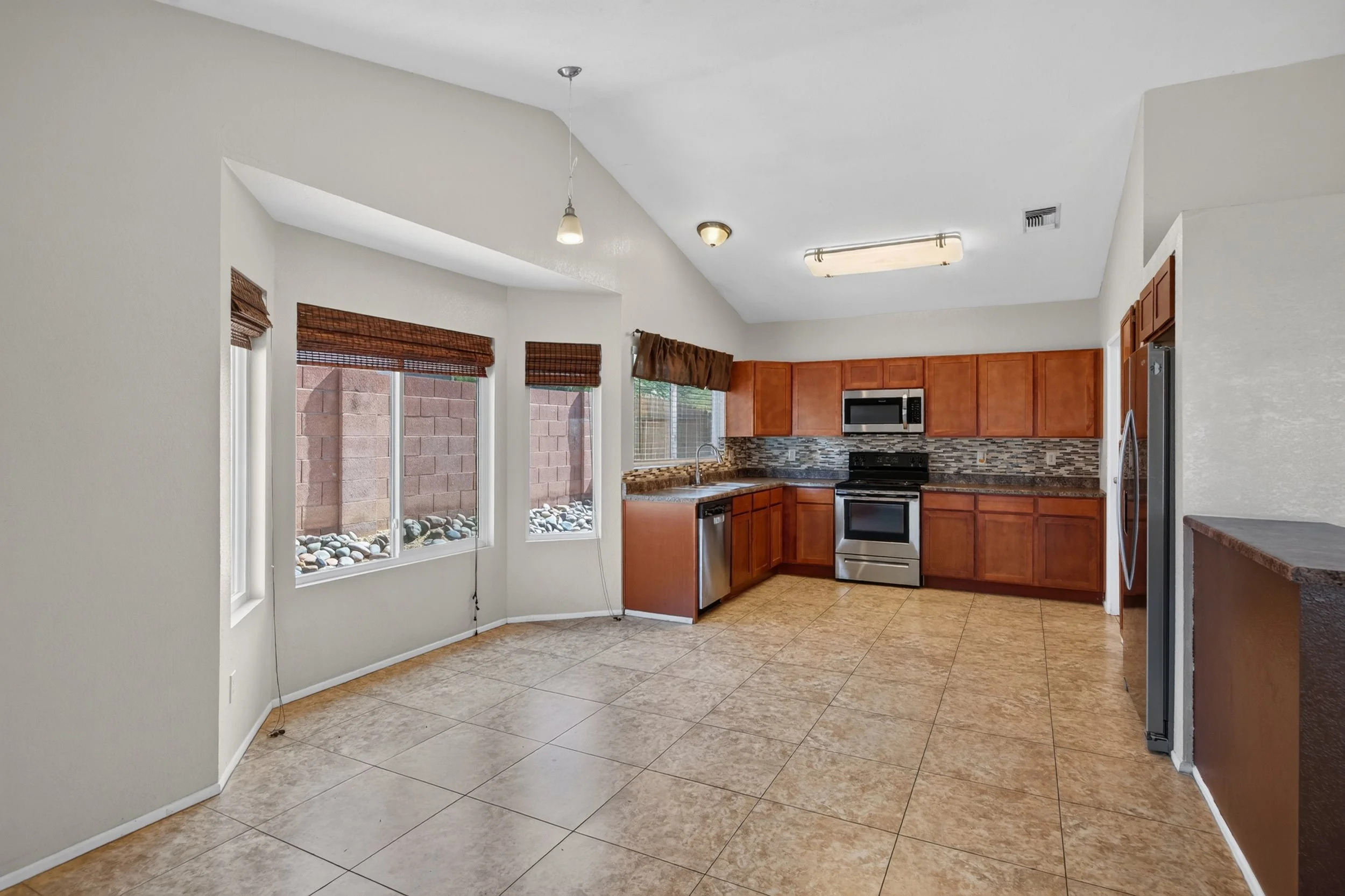 16 Kitchen photo a.jpg