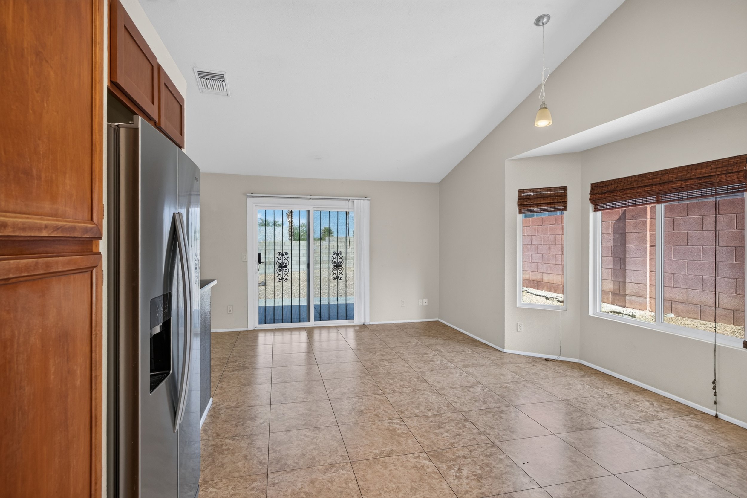 17 Kitchen photo b.jpg