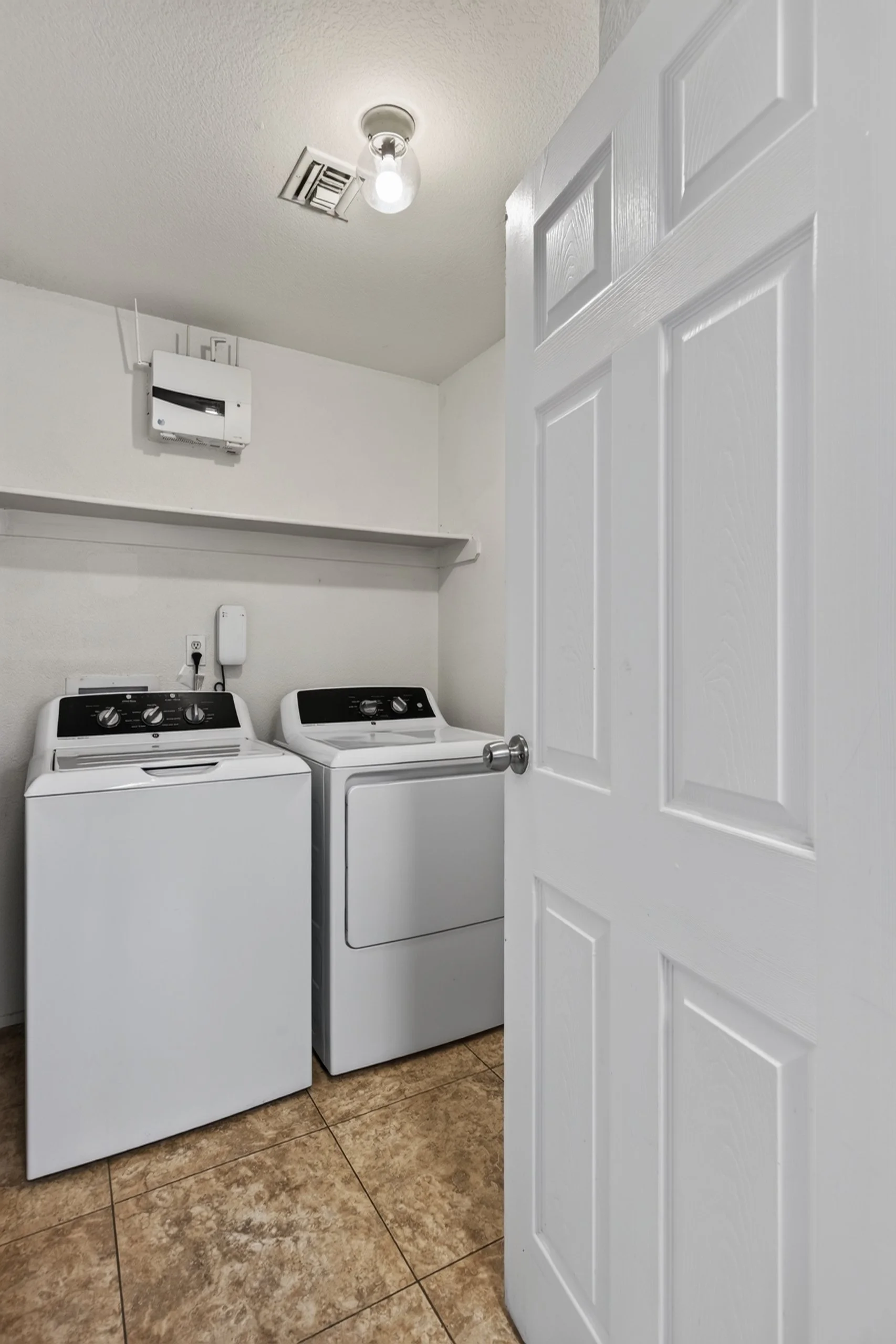 22 Laundry Room.jpg
