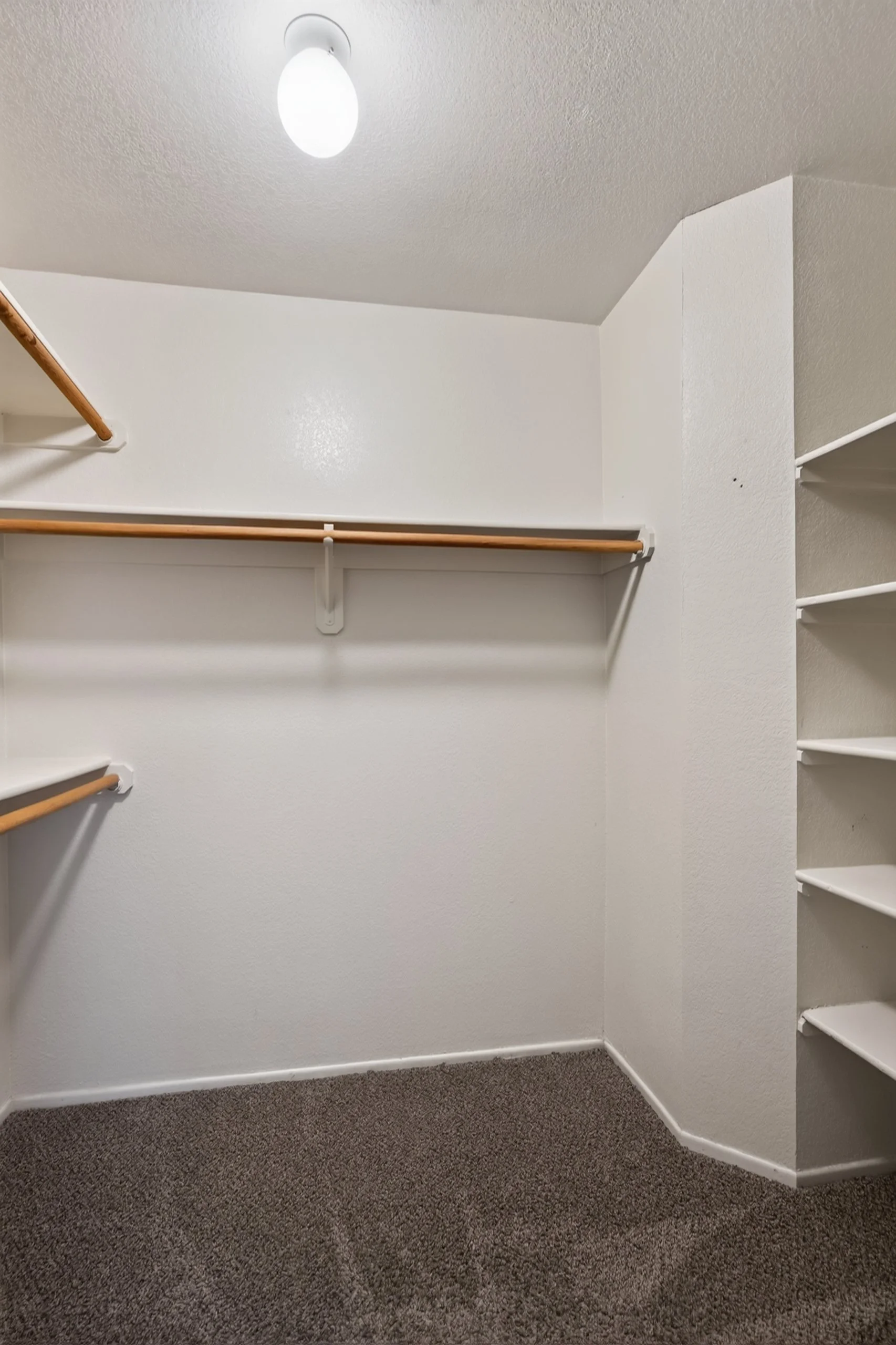 29 Main Bedroom Closet.jpg
