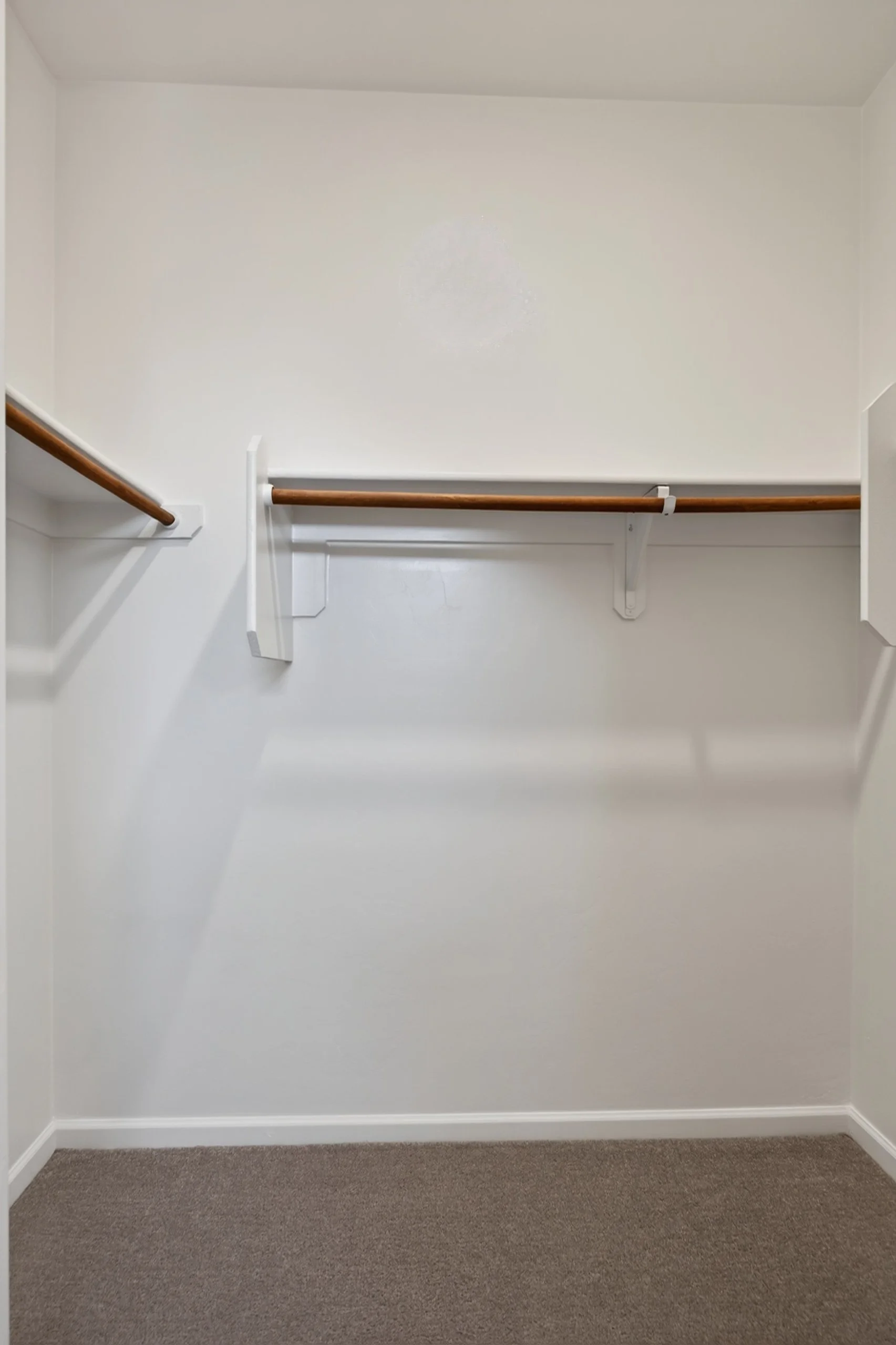 21 Main Bedroom Closet.jpg