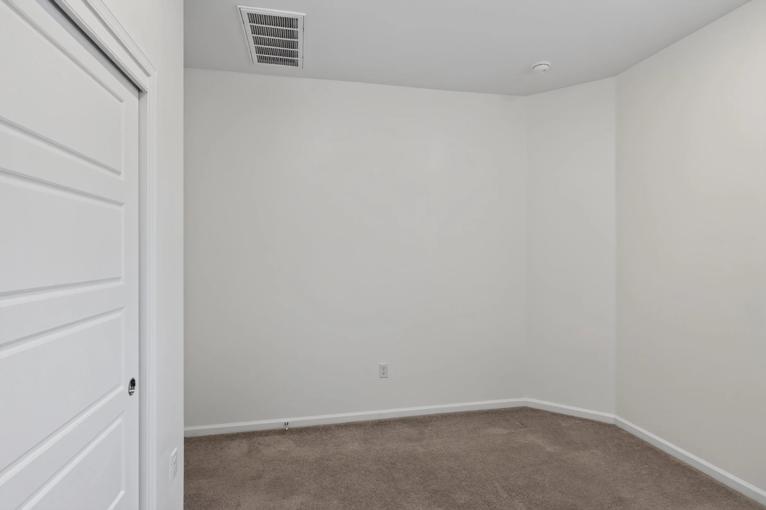 26 Bedroom 2 photo b.jpg