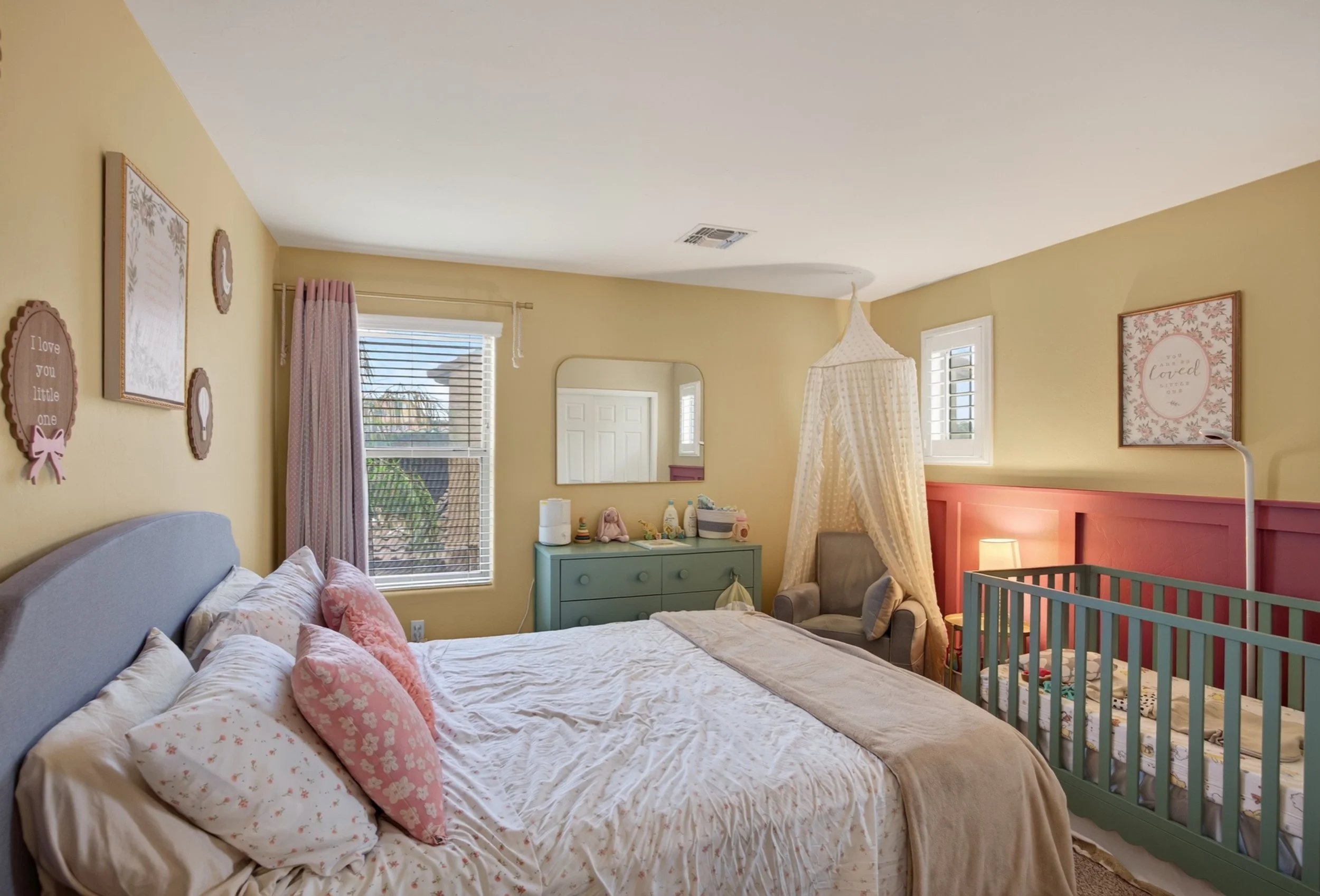 23 Bedroom 1 photo a.jpg