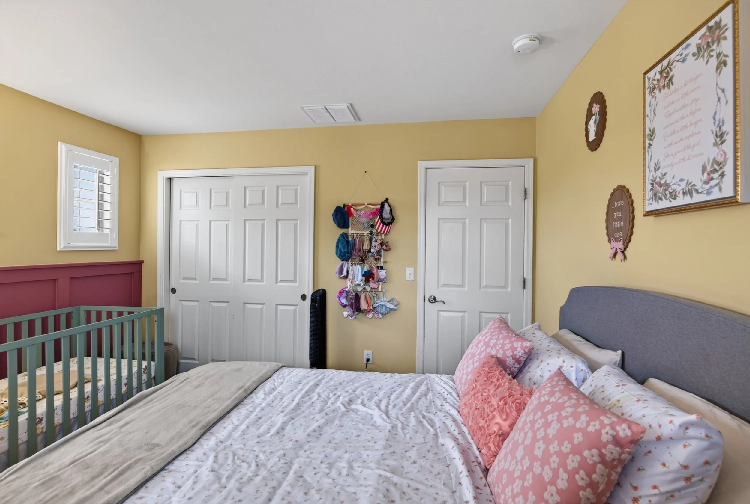 24 Bedroom 1 photo .jpg