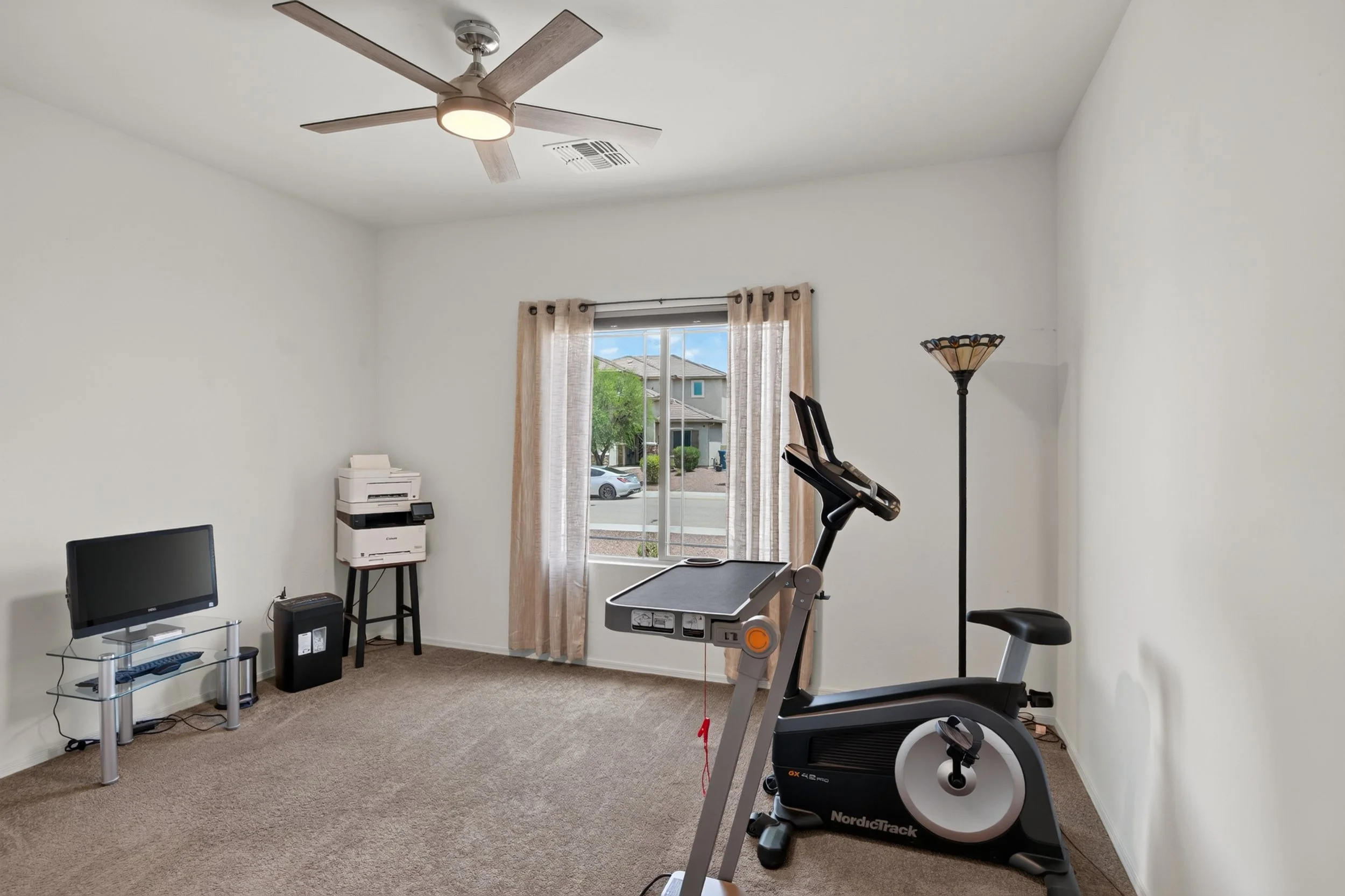 8 Bedroom 1 photo a.jpg