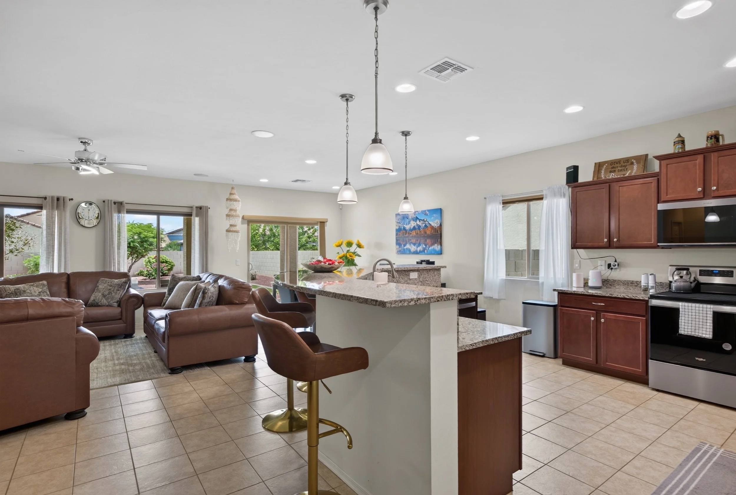 14 Kitchen photo a.jpg