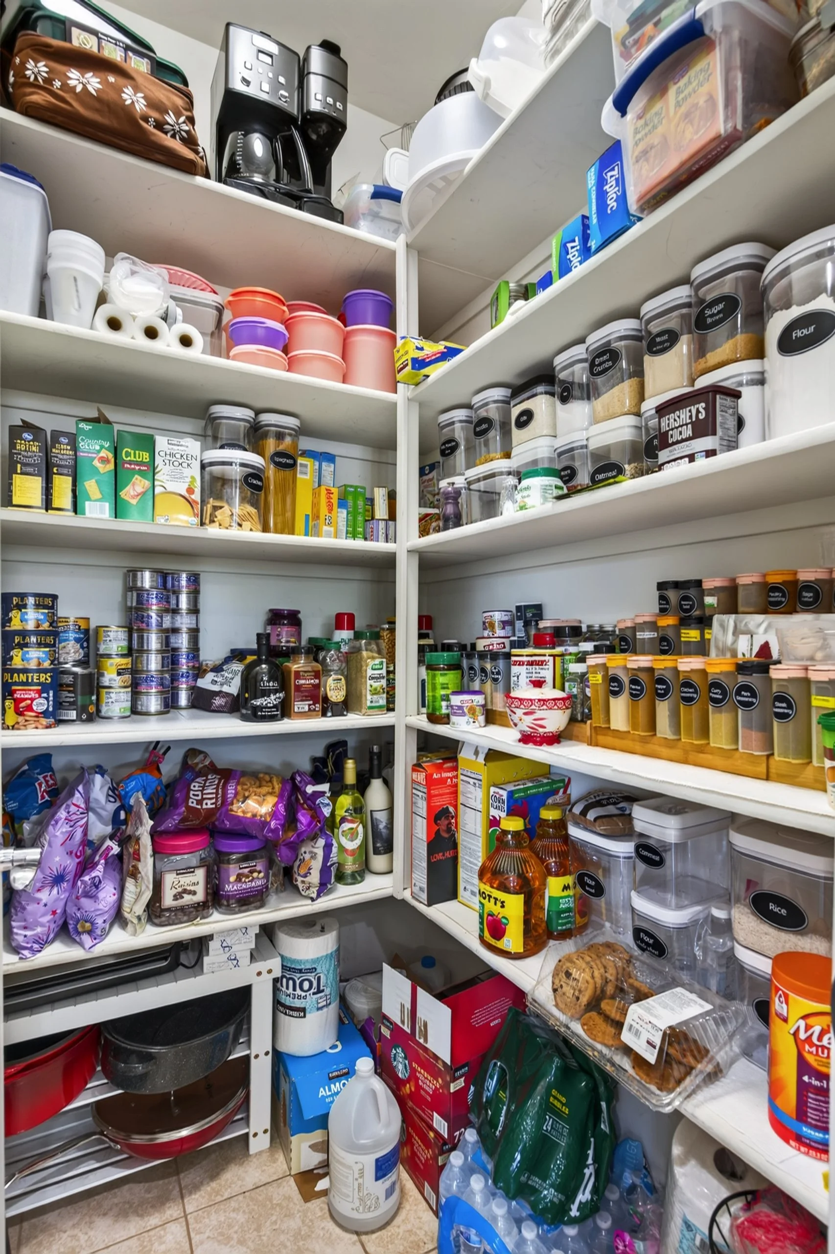 15 Pantry.jpg