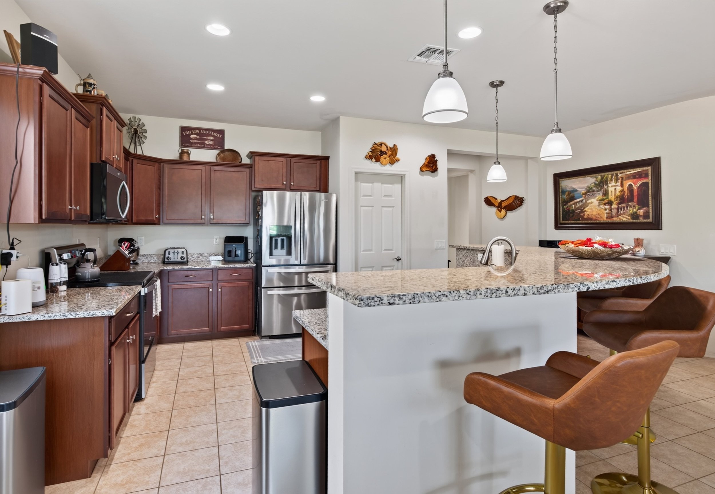 17 Kitchen photo c.jpg
