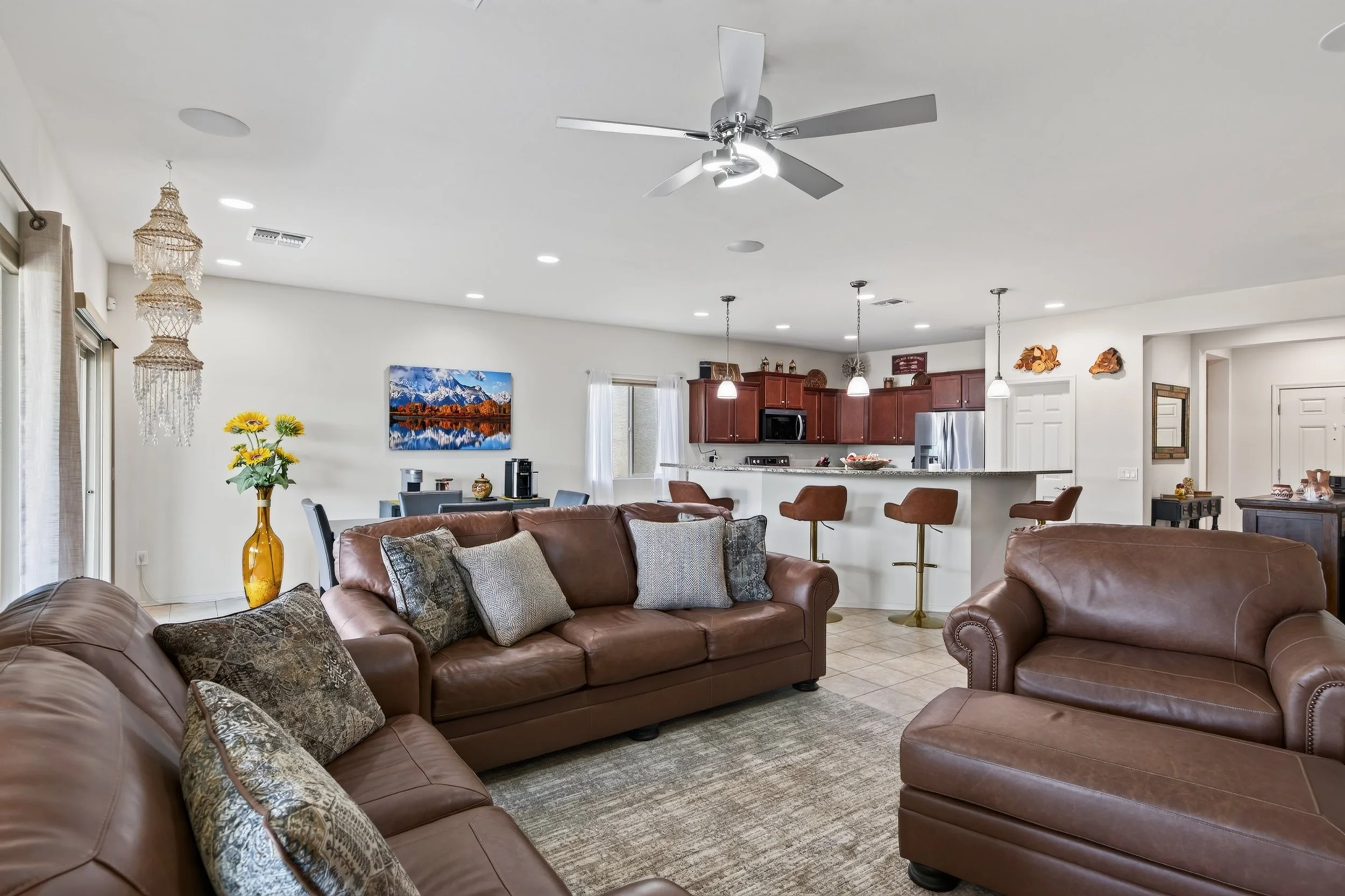 23 Living Room photo c.jpg