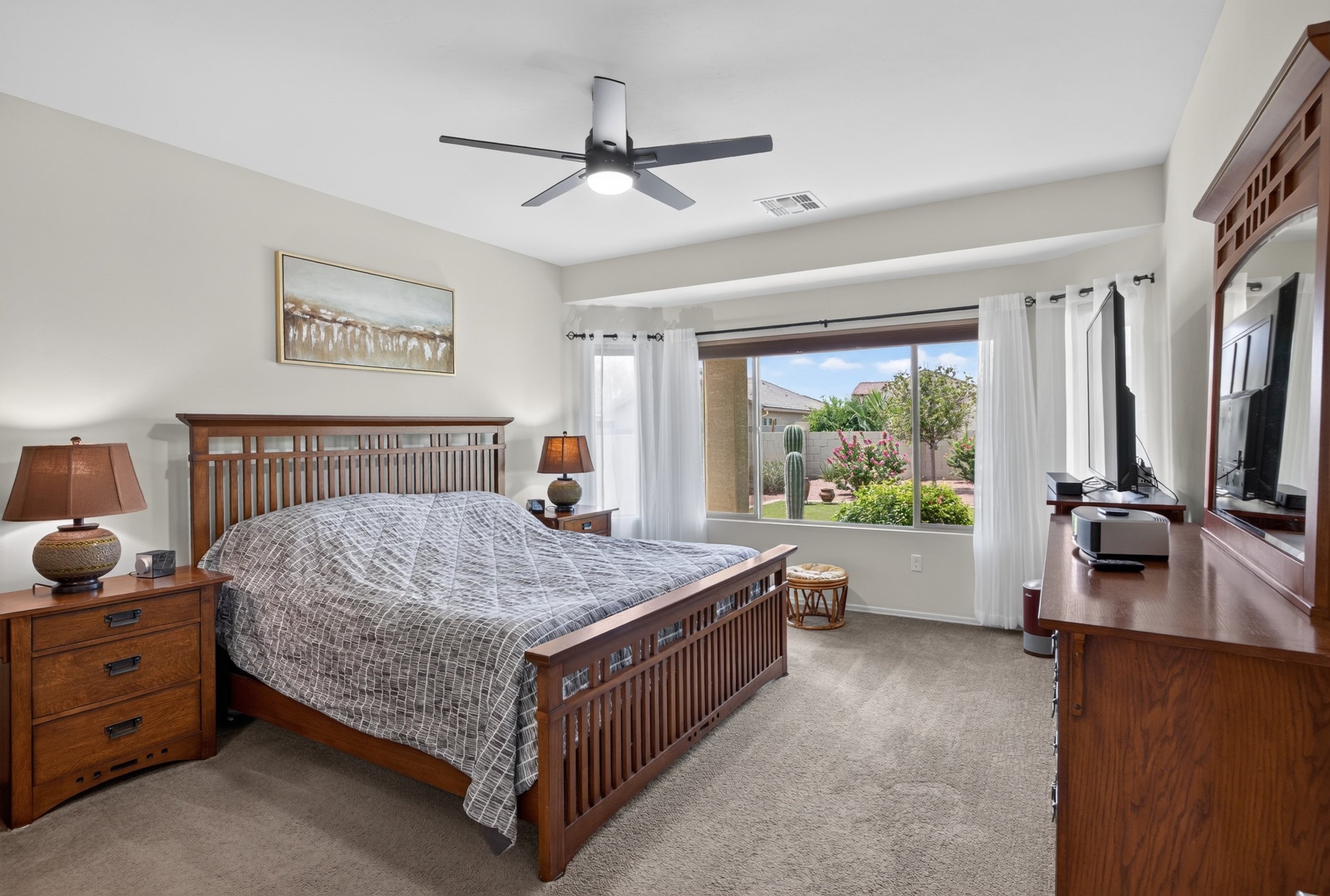 24 Main Bedroom photo a.jpg