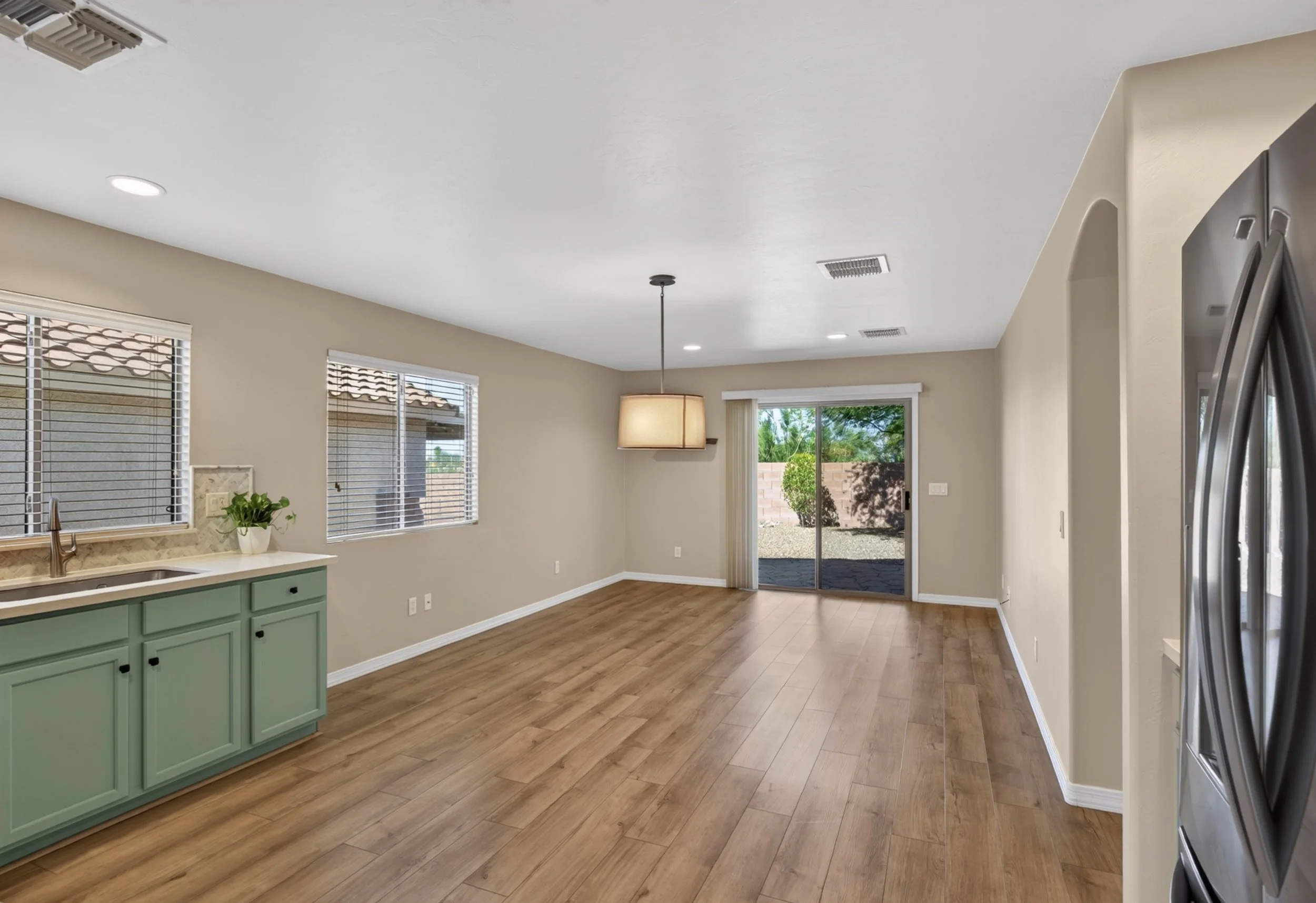 12 Kitchen photo a.jpg