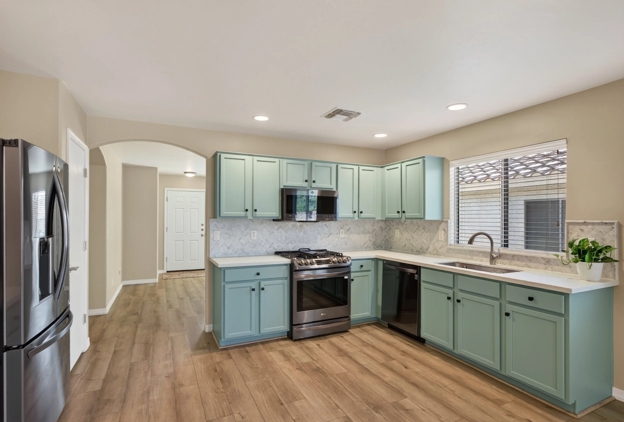 14 Kitchen photo c.jpg