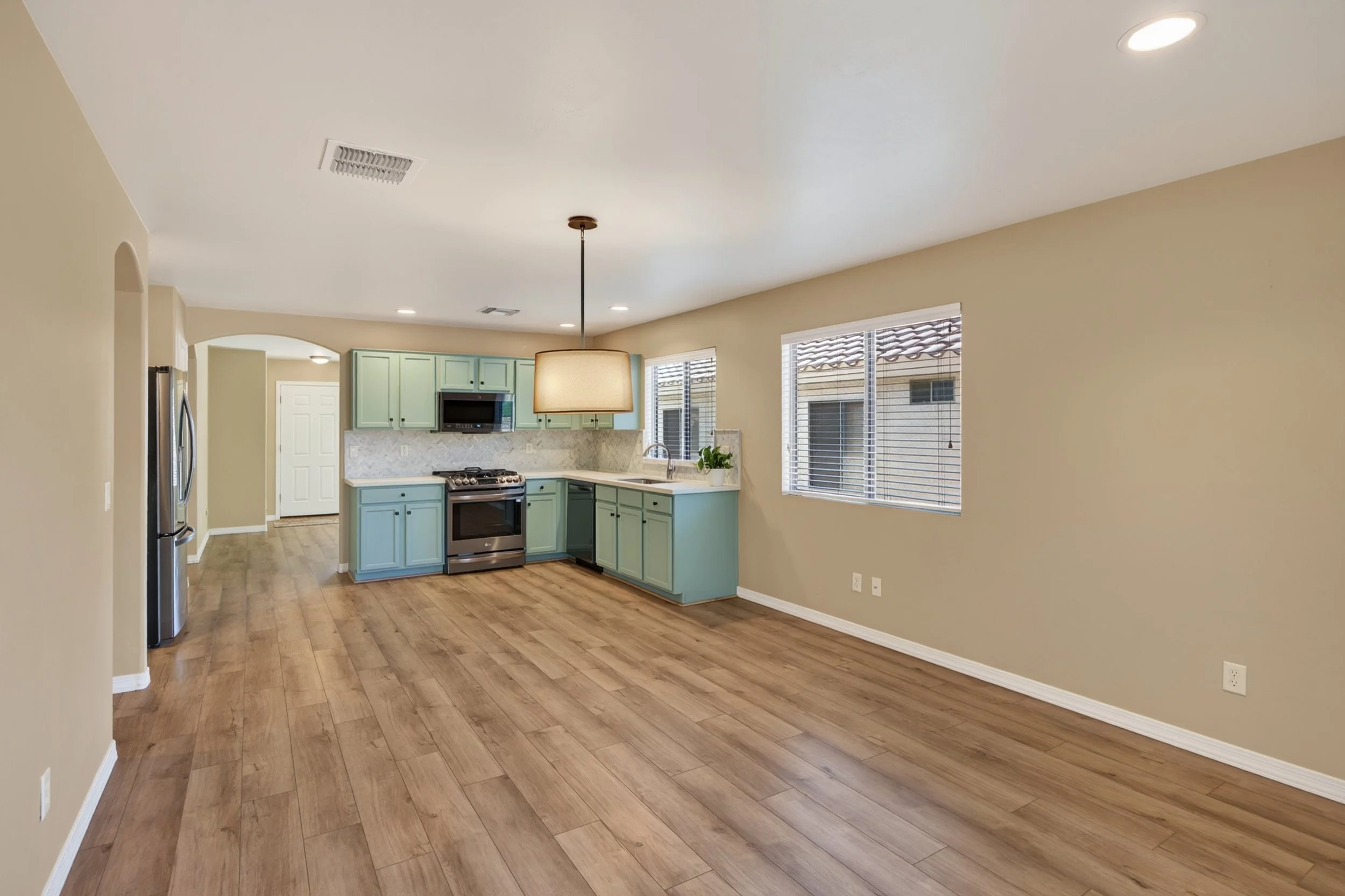19 Family Room photo b.jpg