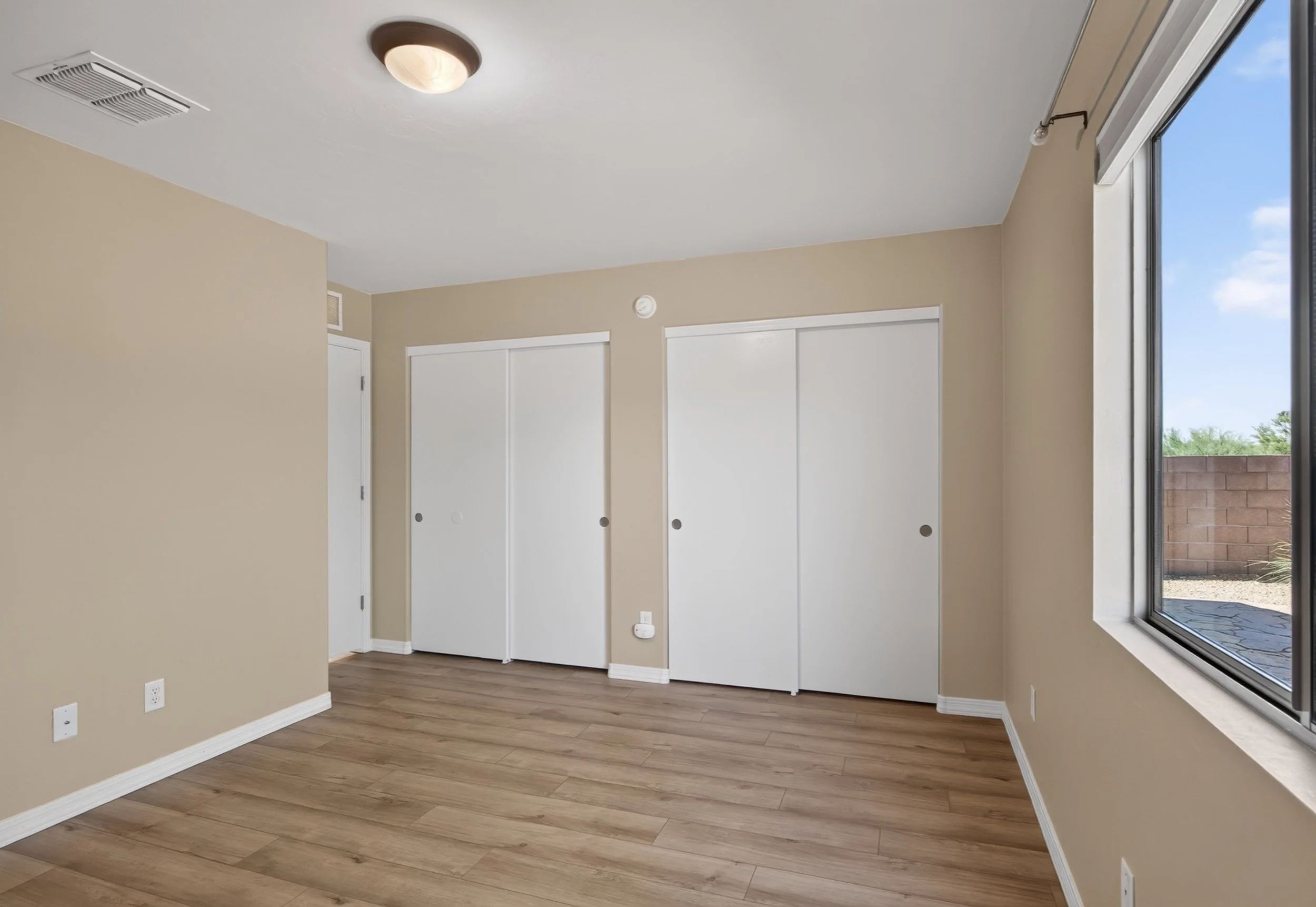 29 Main Bedroom photo c.jpg
