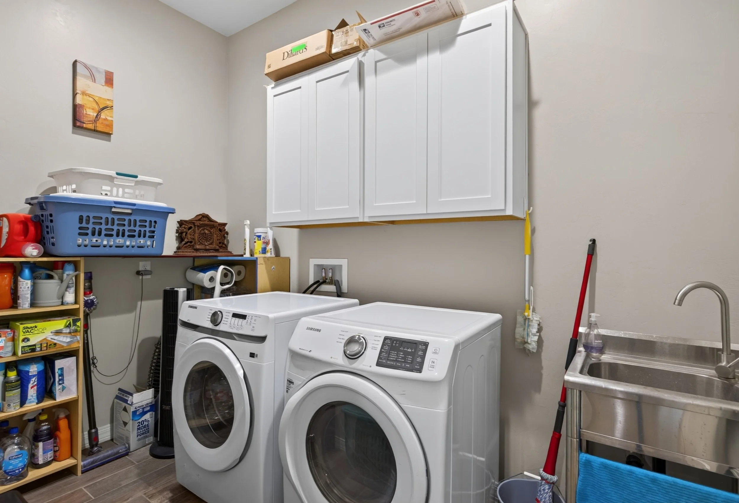 16 Laundry Room.jpg