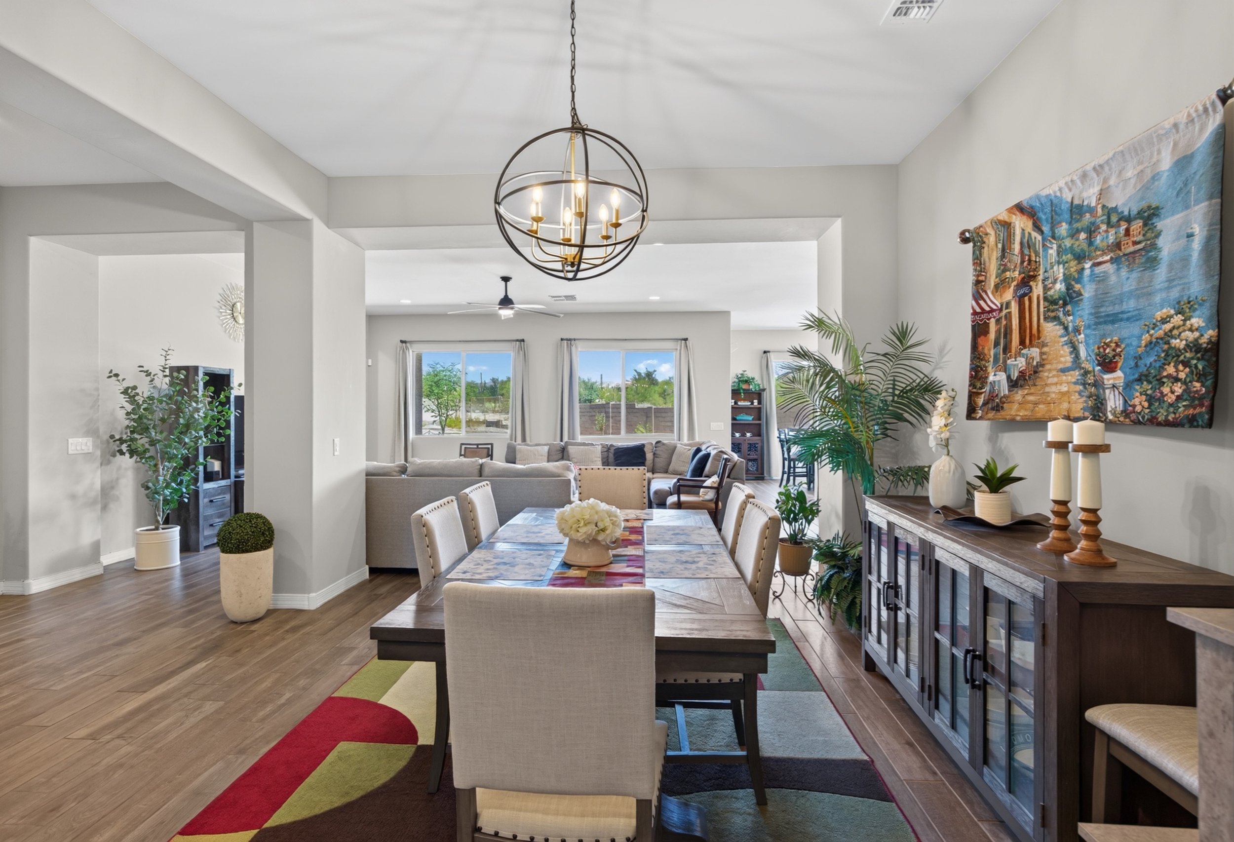 19 Dining Room photo b.jpg