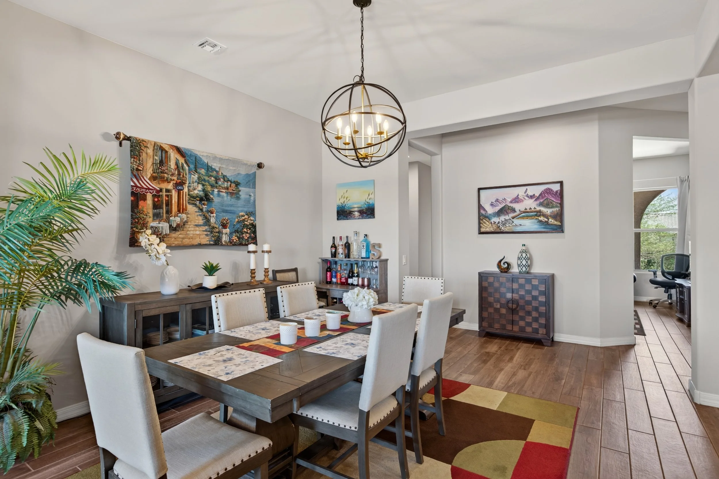 20 Dining Room photo c.jpg