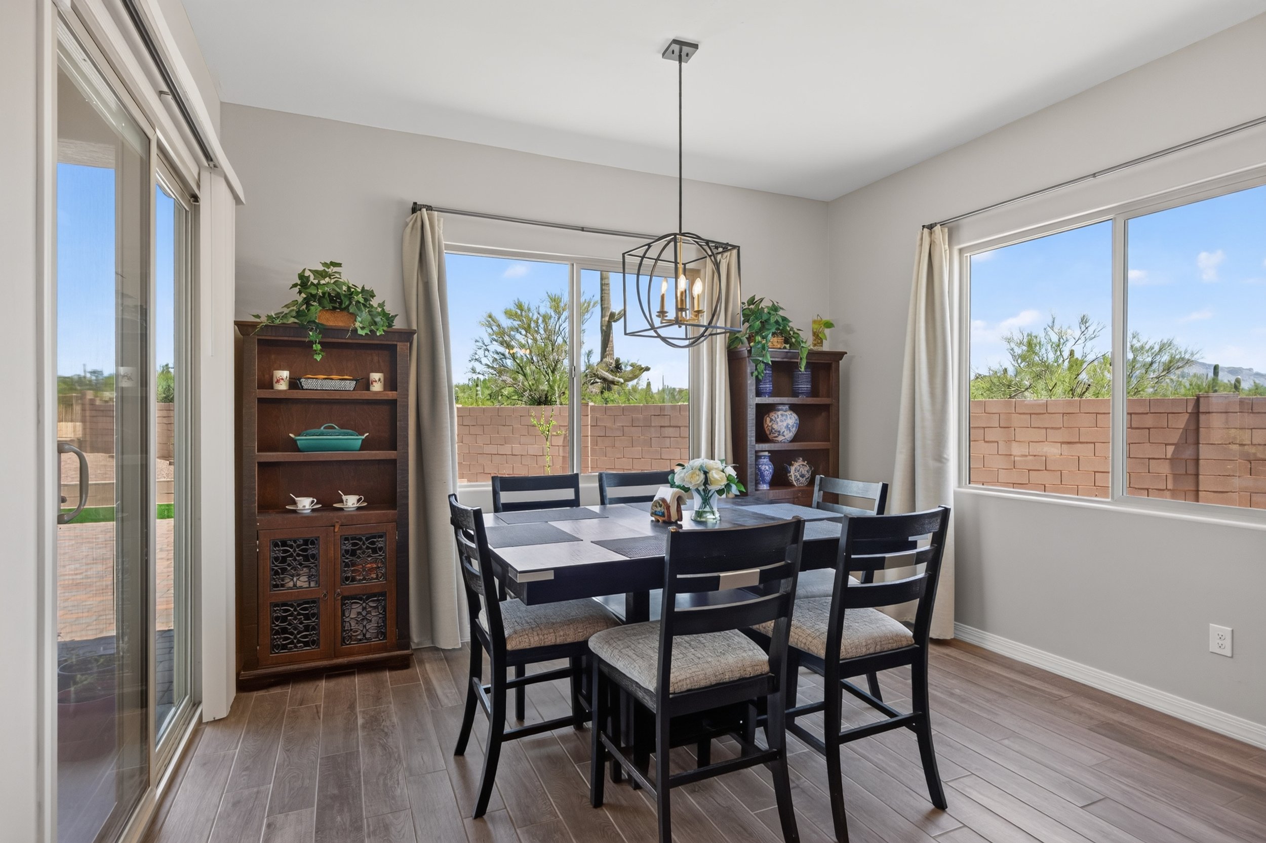 24 Breakfast Nook.jpg