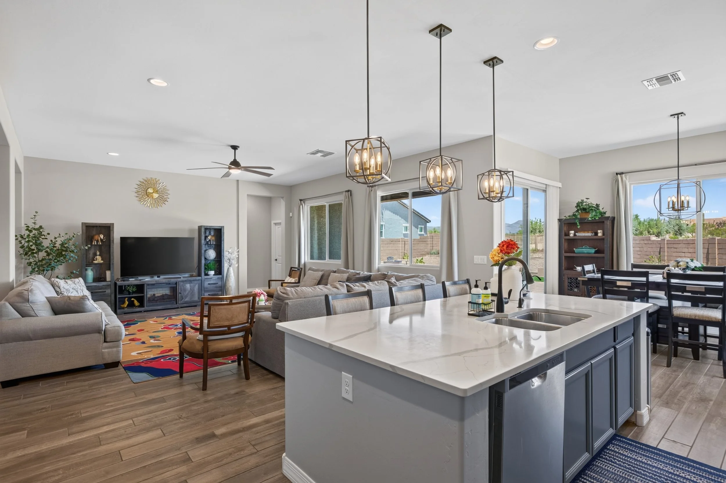 28 Kitchen photo d.jpg