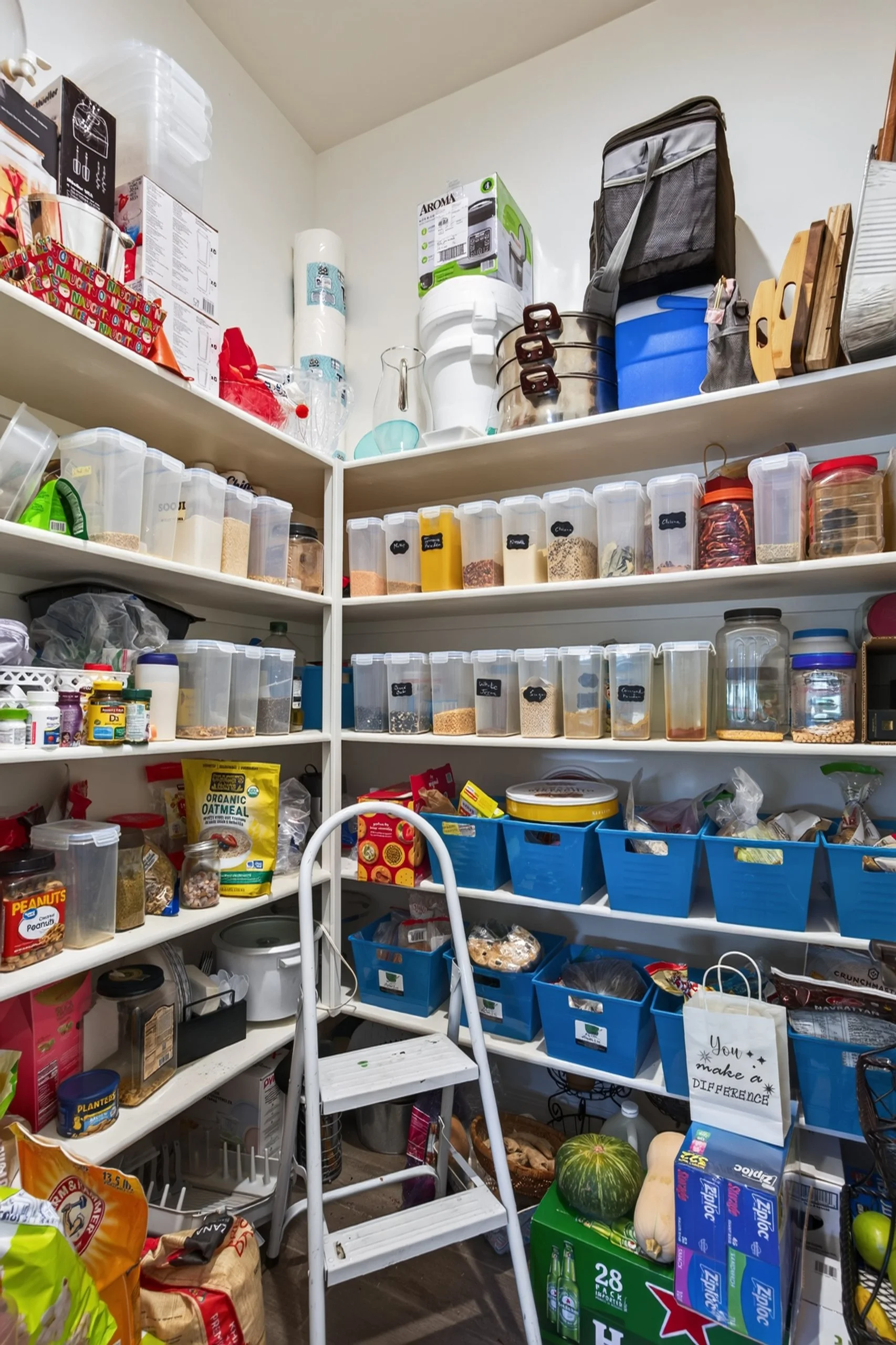 31 Pantry.jpg