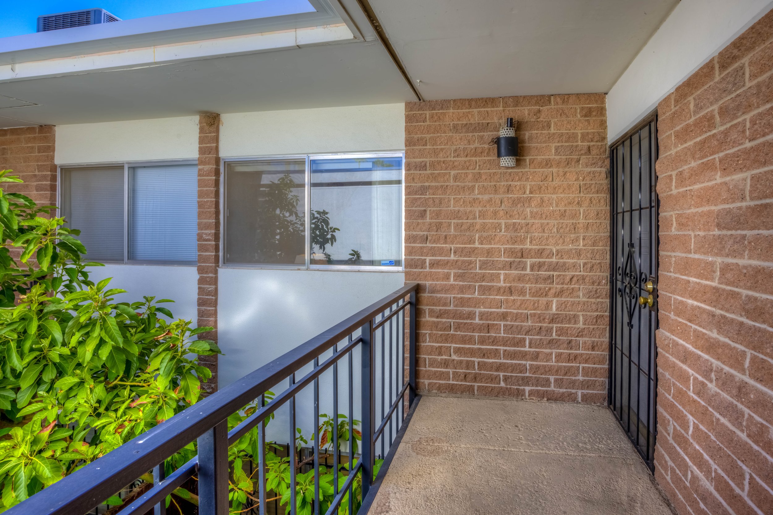 5 Exterior photo e.jpg