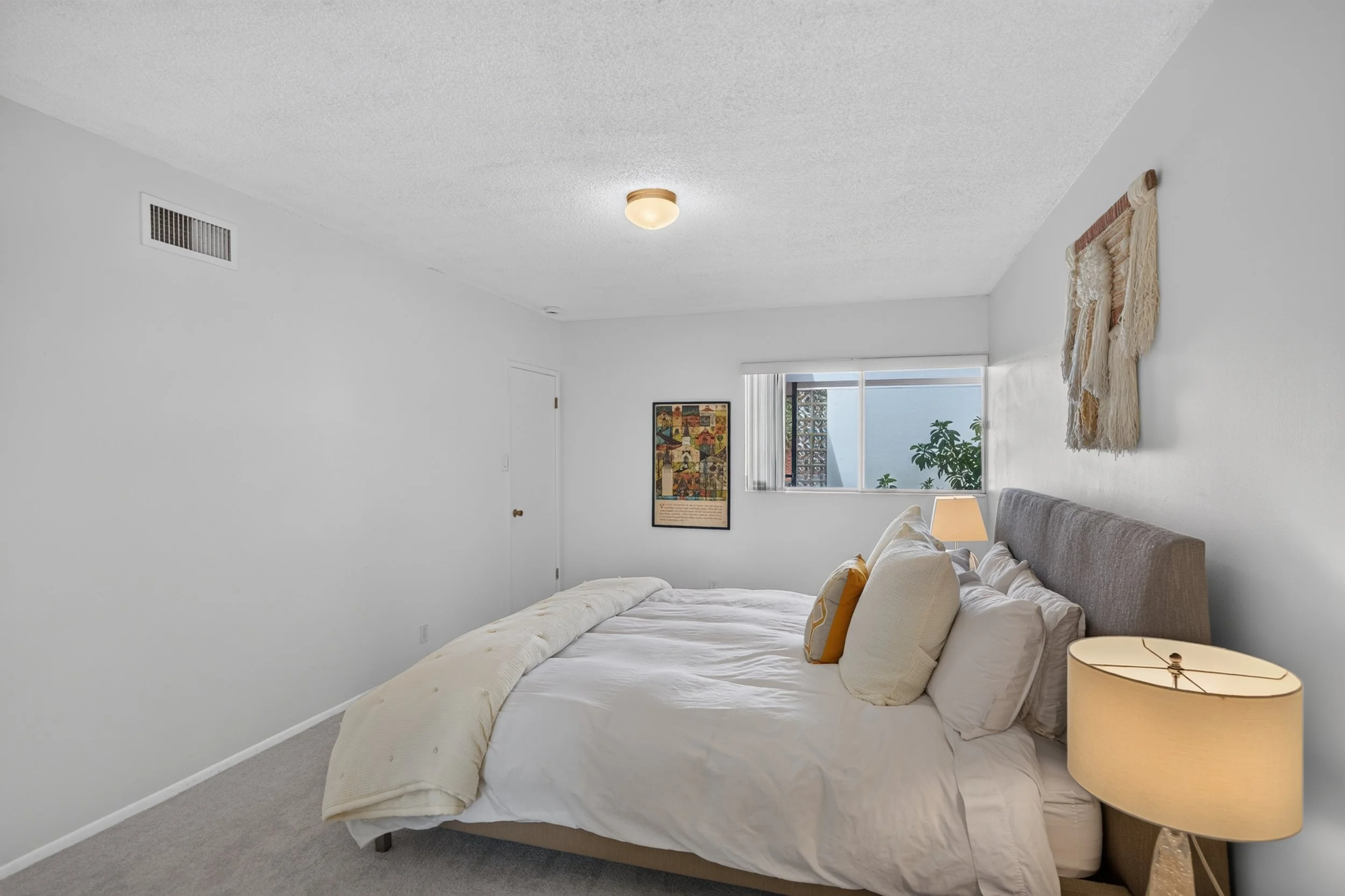10 Main Bedroom photo c.jpg