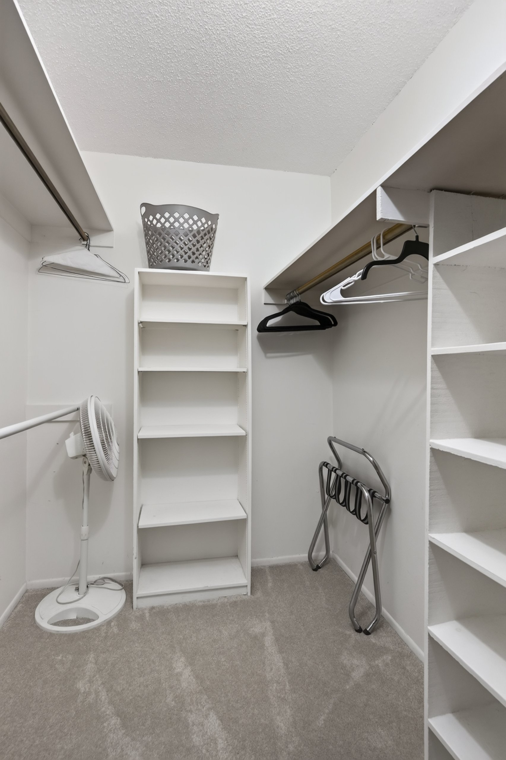 13 Main Bedroom Closet.jpg