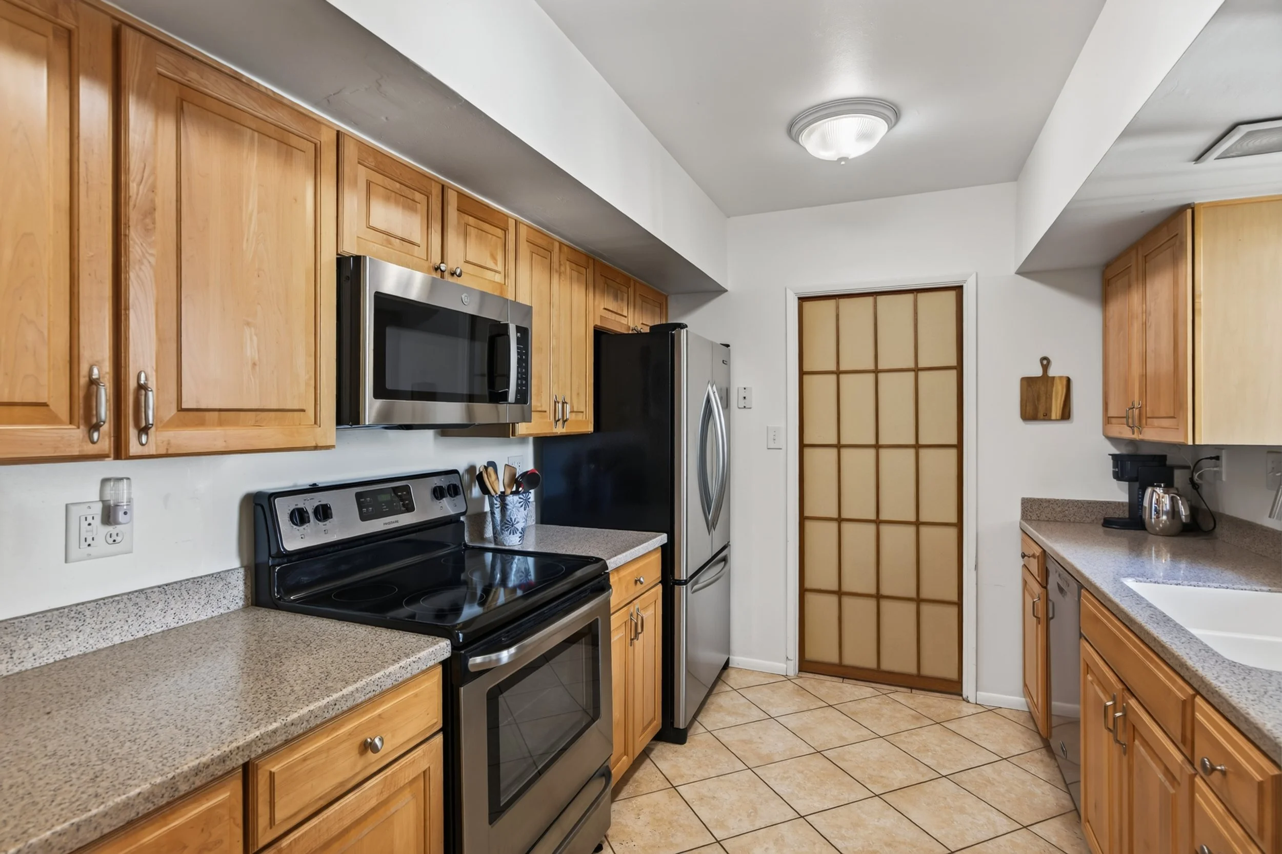 14 Kitchen photo a.jpg