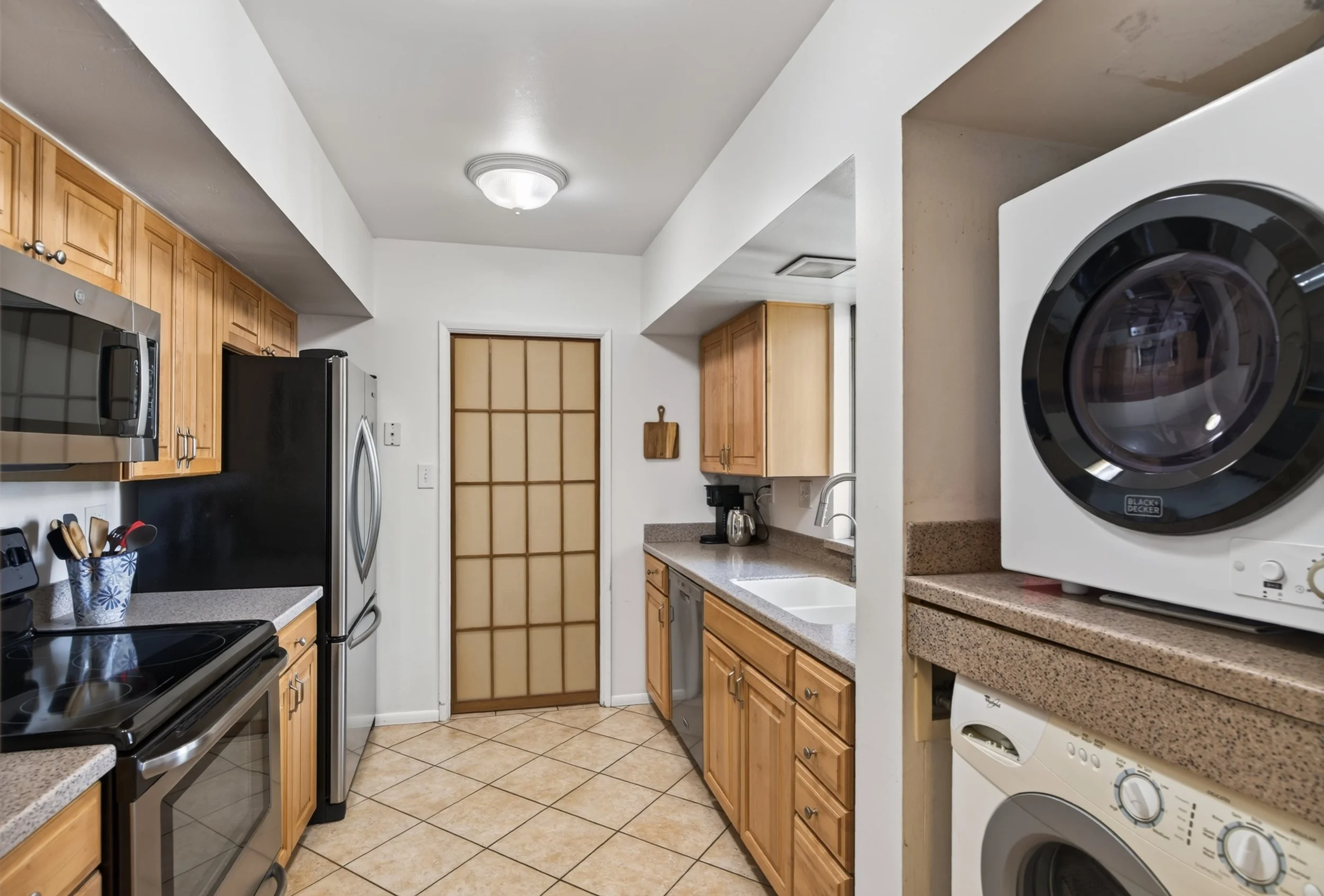 16 Kitchen photo c.jpg
