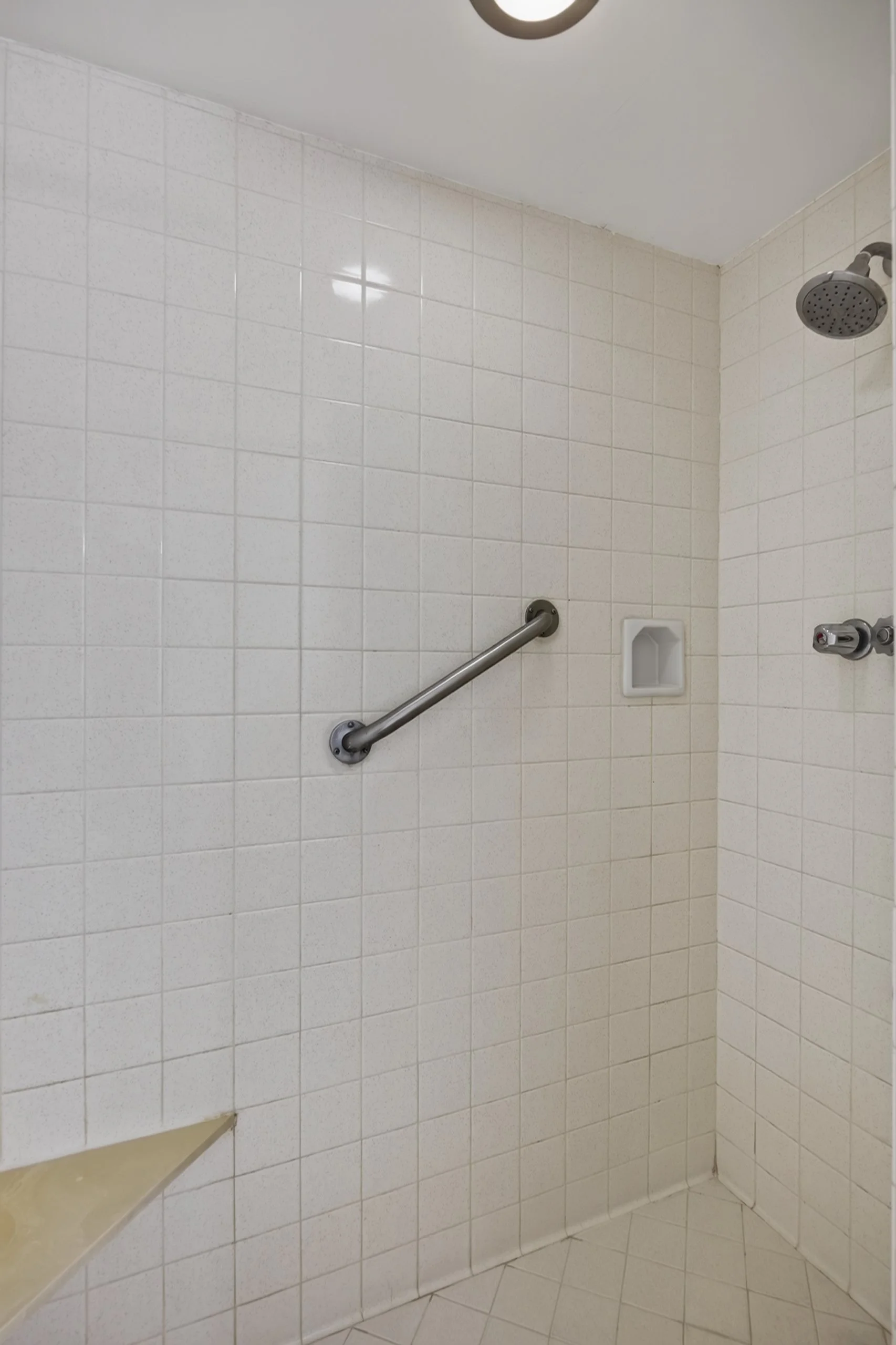 33 Bathroom photo c.jpg